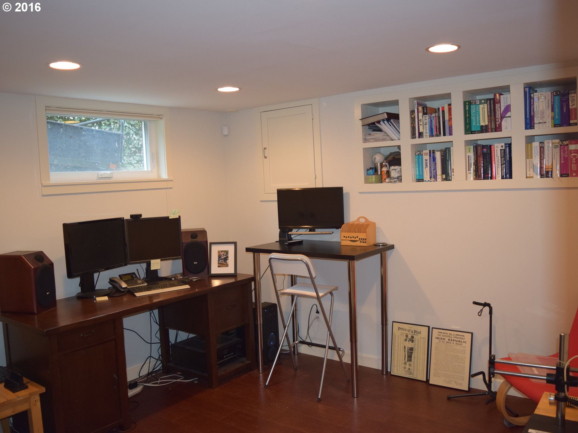 office.jpeg