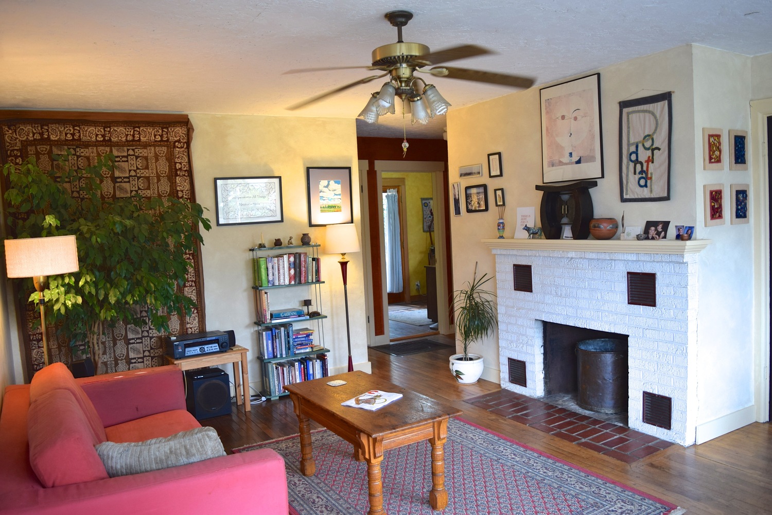 5_Living_Room.jpg