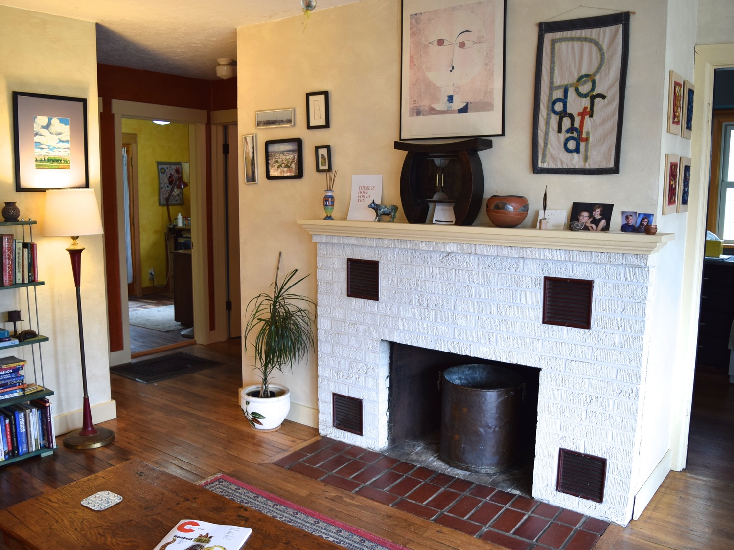 6_Living_Room.jpg