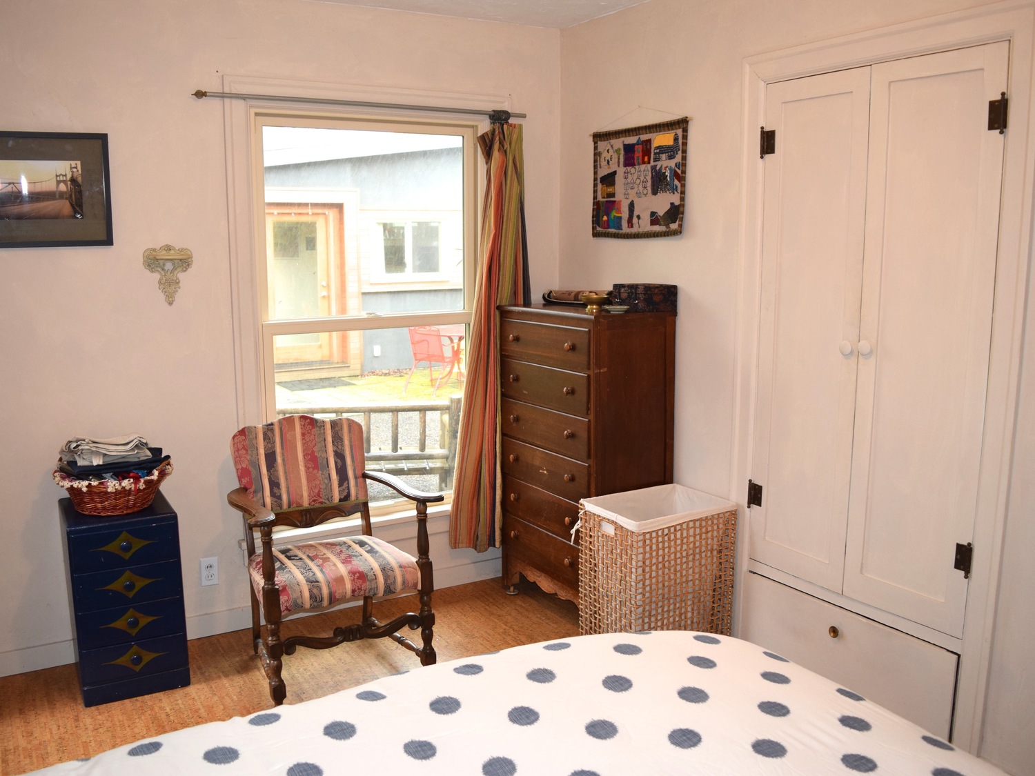 12_Bedroom.jpg