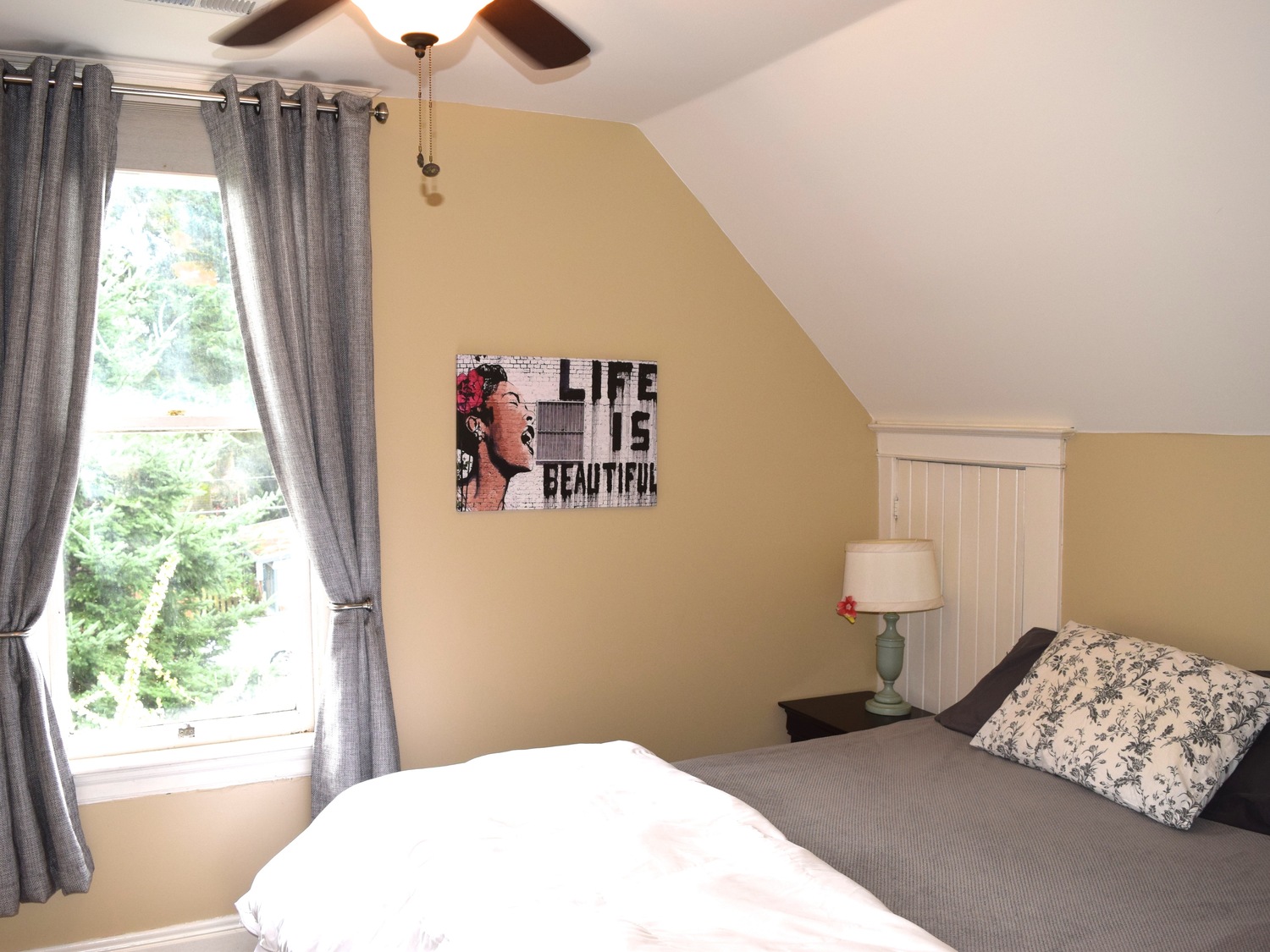 16_bedroom.jpg
