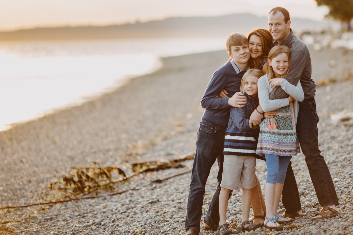 seattle family portrait photography outdoors love elena s blair