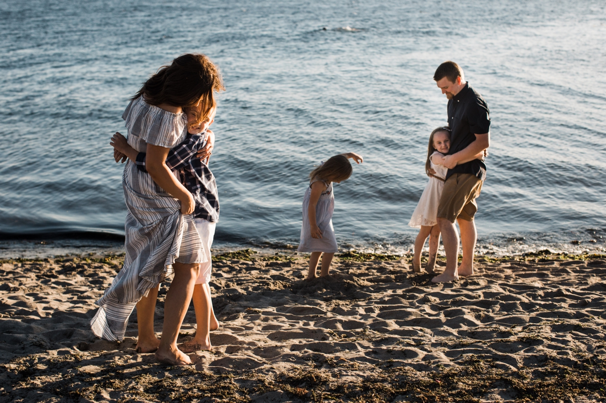 best seattle family photographer outdoors park location with elena s blair photography