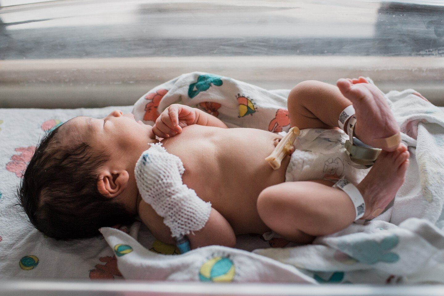 Thrilled to be back to doing Fresh 48 newborn photoshoots. Thankful that hospitals and birth centers are welcoming us in again. ⁠
⁠
I have a hand full on the calendar for the first few months of the year and I can't think of a better way to start 202