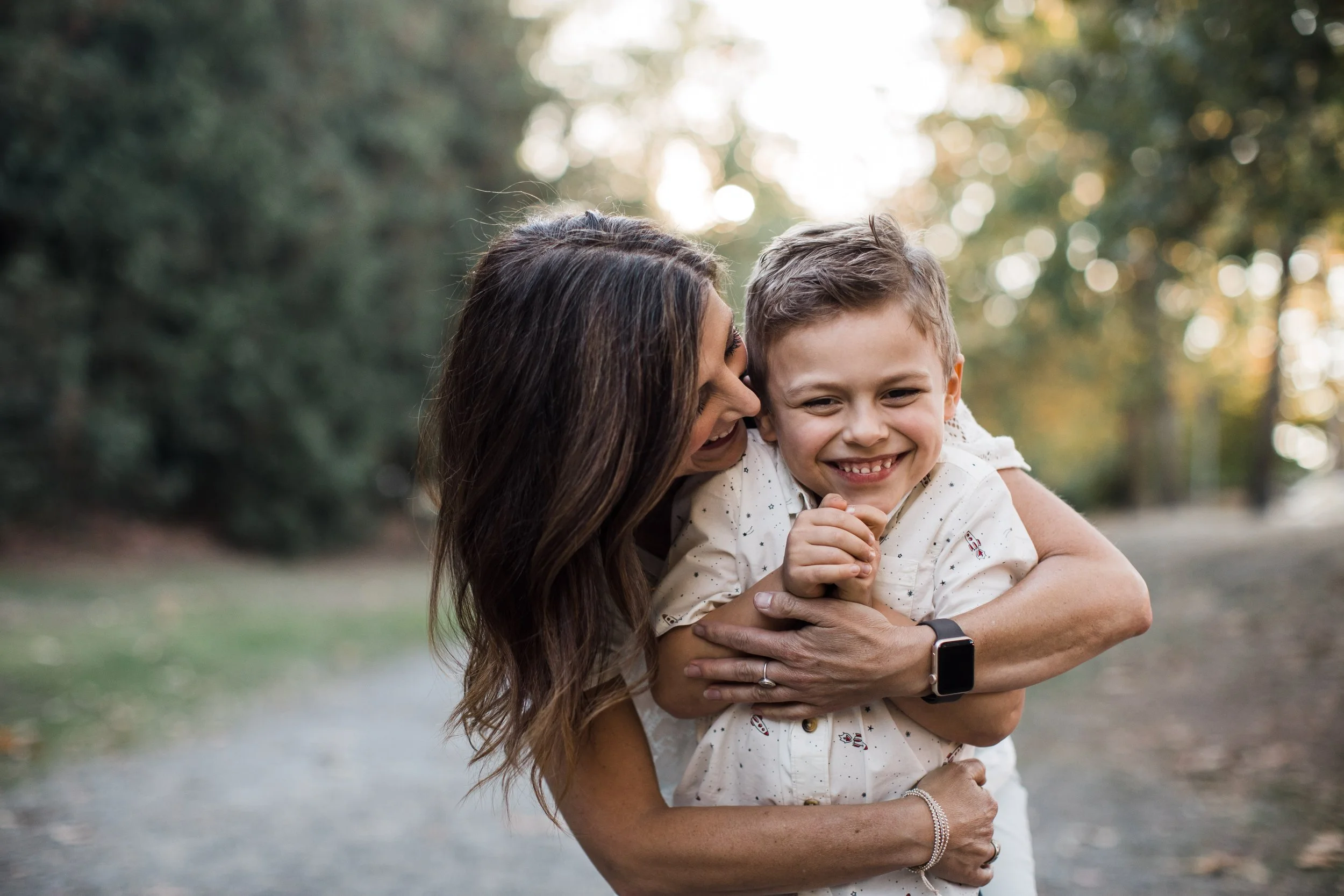 Seattle family photography, mother and daughter portrait, Gas Works Park, heartfelt lifestyle photography, Seattle outdoor session.