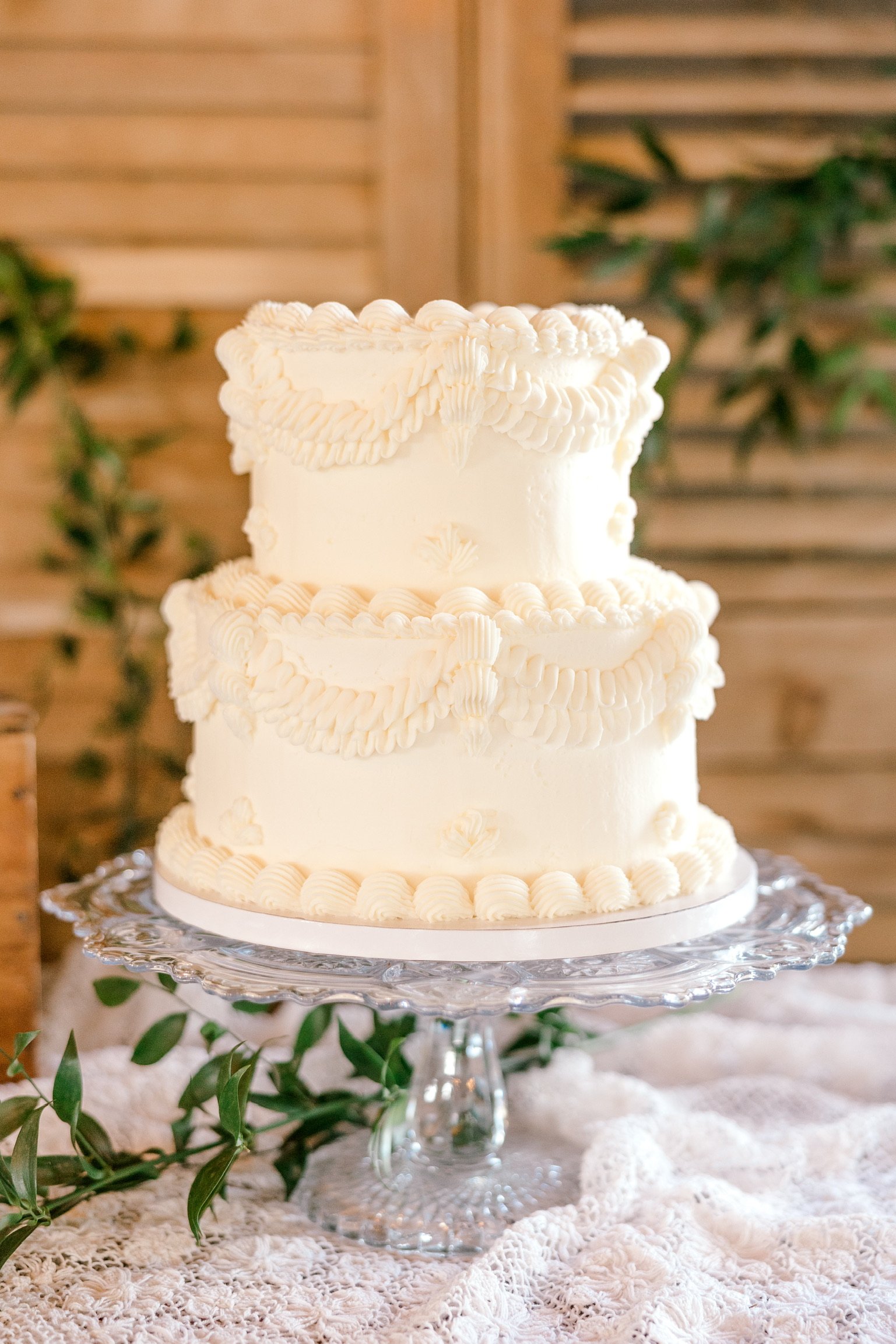 Barn-cake-table-detail.jpg