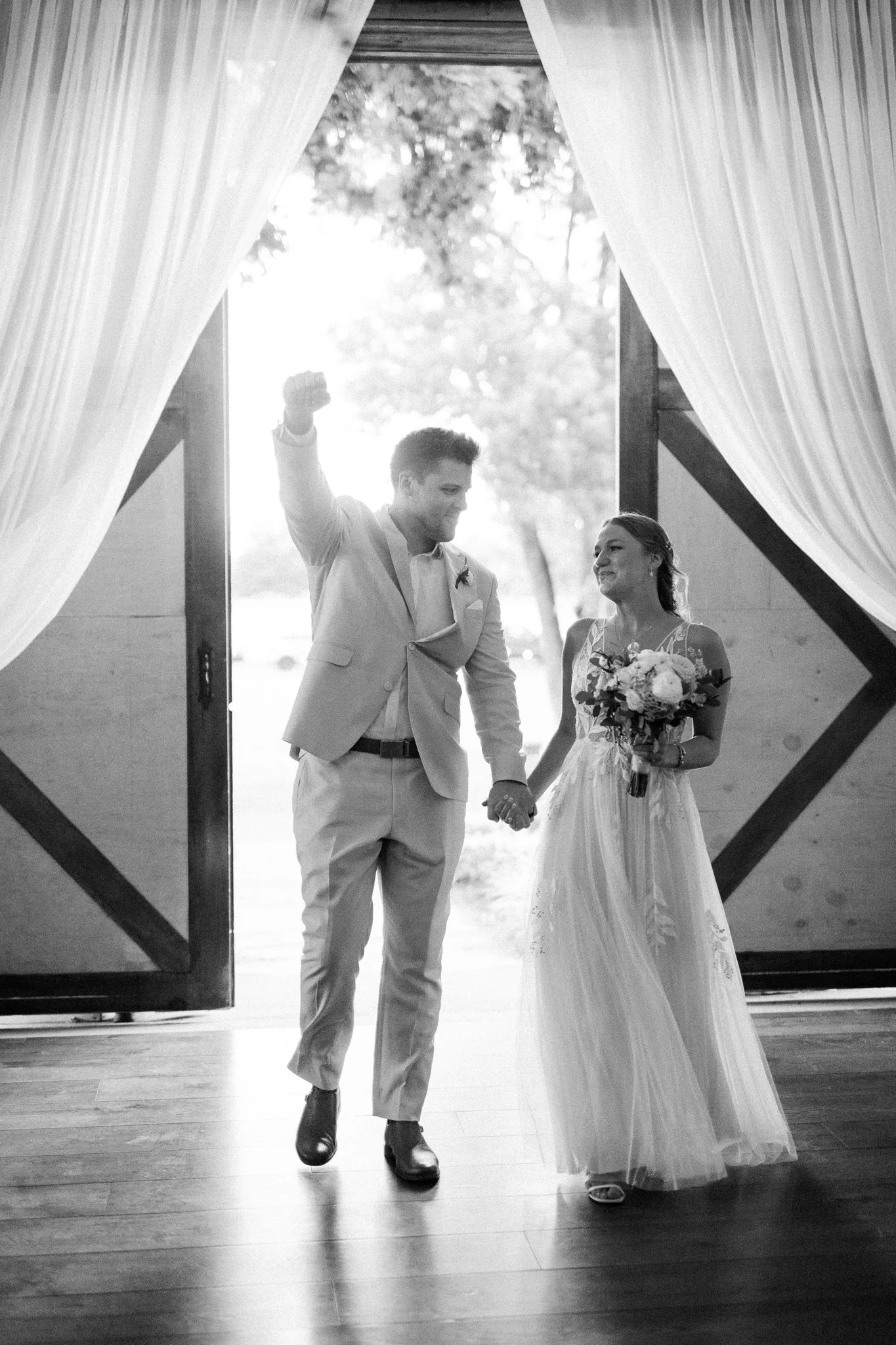 Patrick + Joy Favorites-229_(2048).jpeg