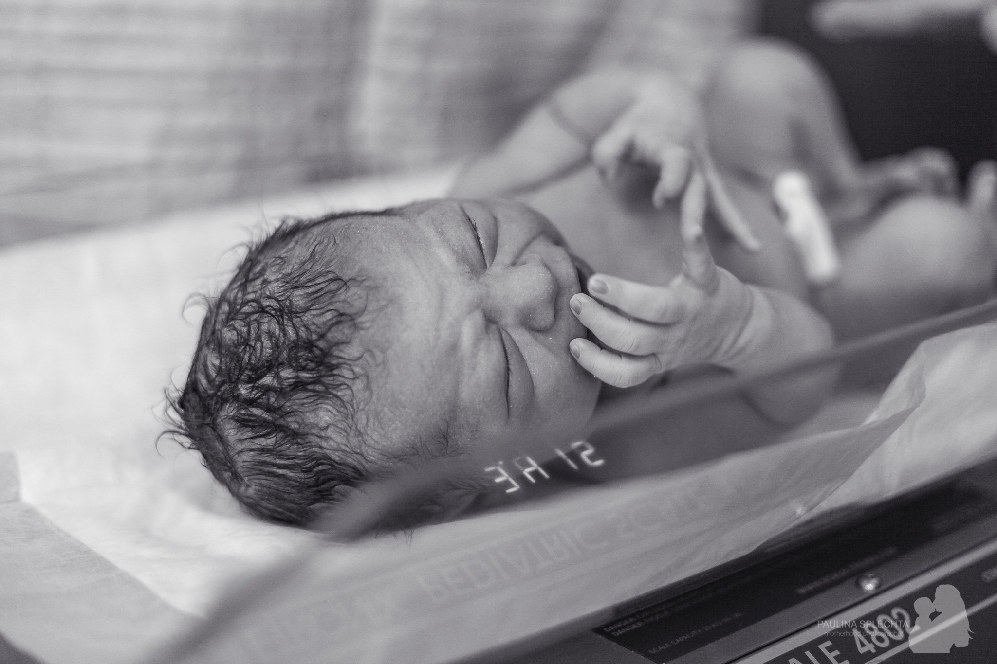 birth-center-hospital-photographer-photography-breastfeeding-south-florida-boca-regional-delray-palms-hollywood-pumping-water-natural-family-newborn-24.jpg