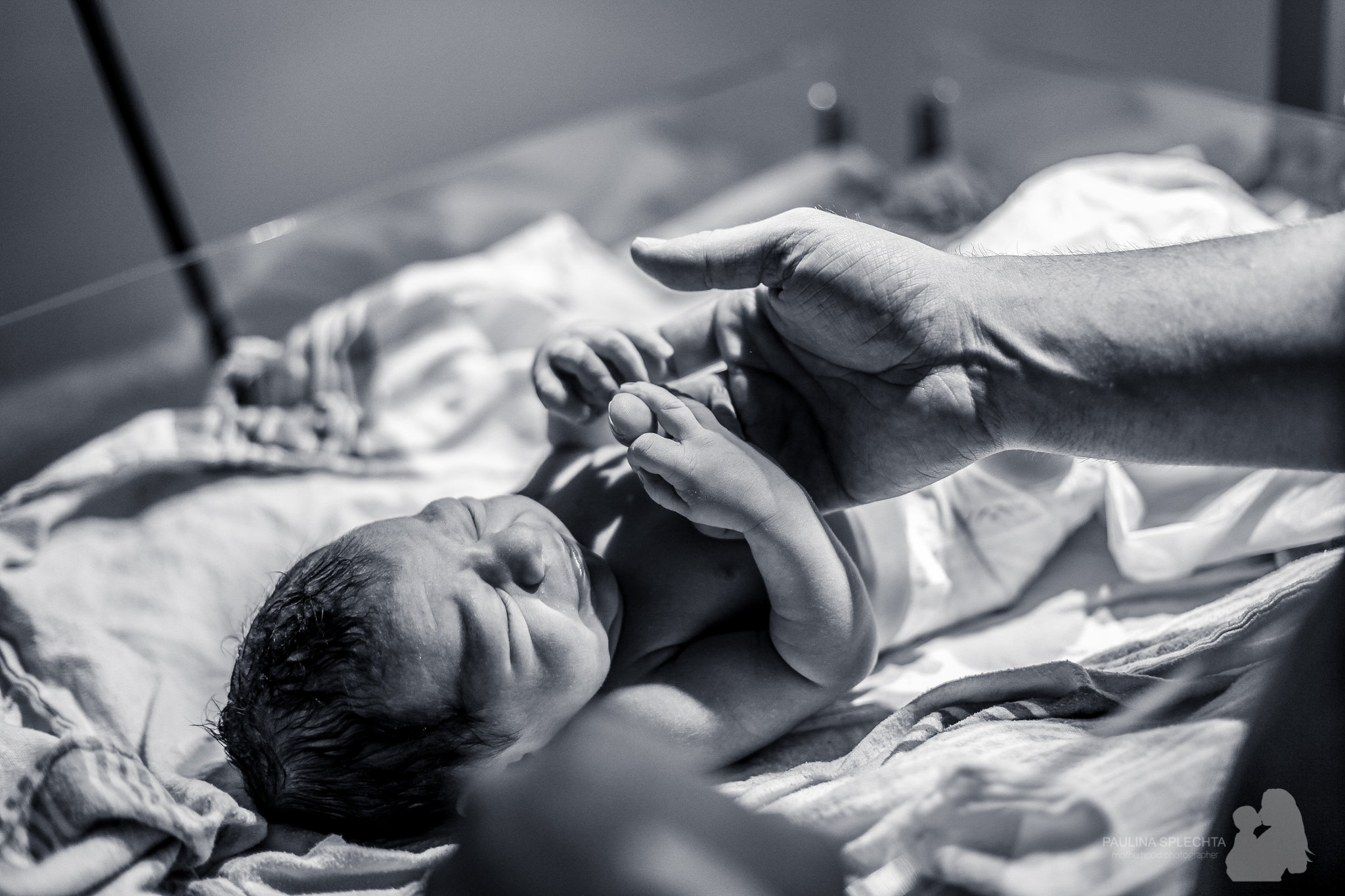birth-center-hospital-photographer-photography-breastfeeding-south-florida-boca-regional-delray-palms-hollywood-pumping-water-natural-family-newborn-27.jpg