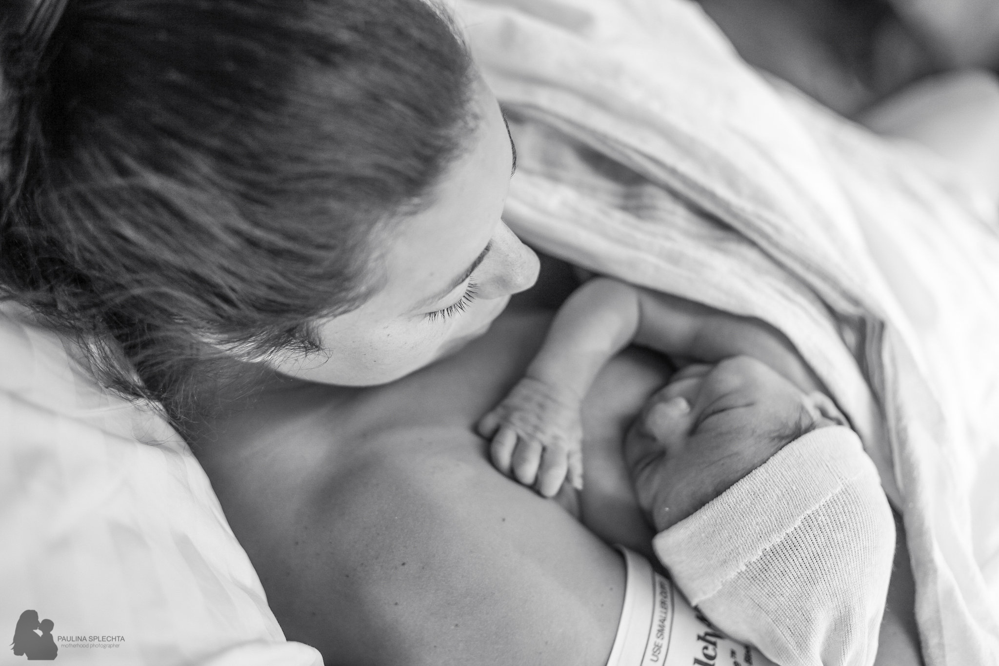 birth-center-hospital-photographer-photography-breastfeeding-south-florida-boca-regional-delray-palms-hollywood-pumping-water-natural-family-newborn-29.jpg