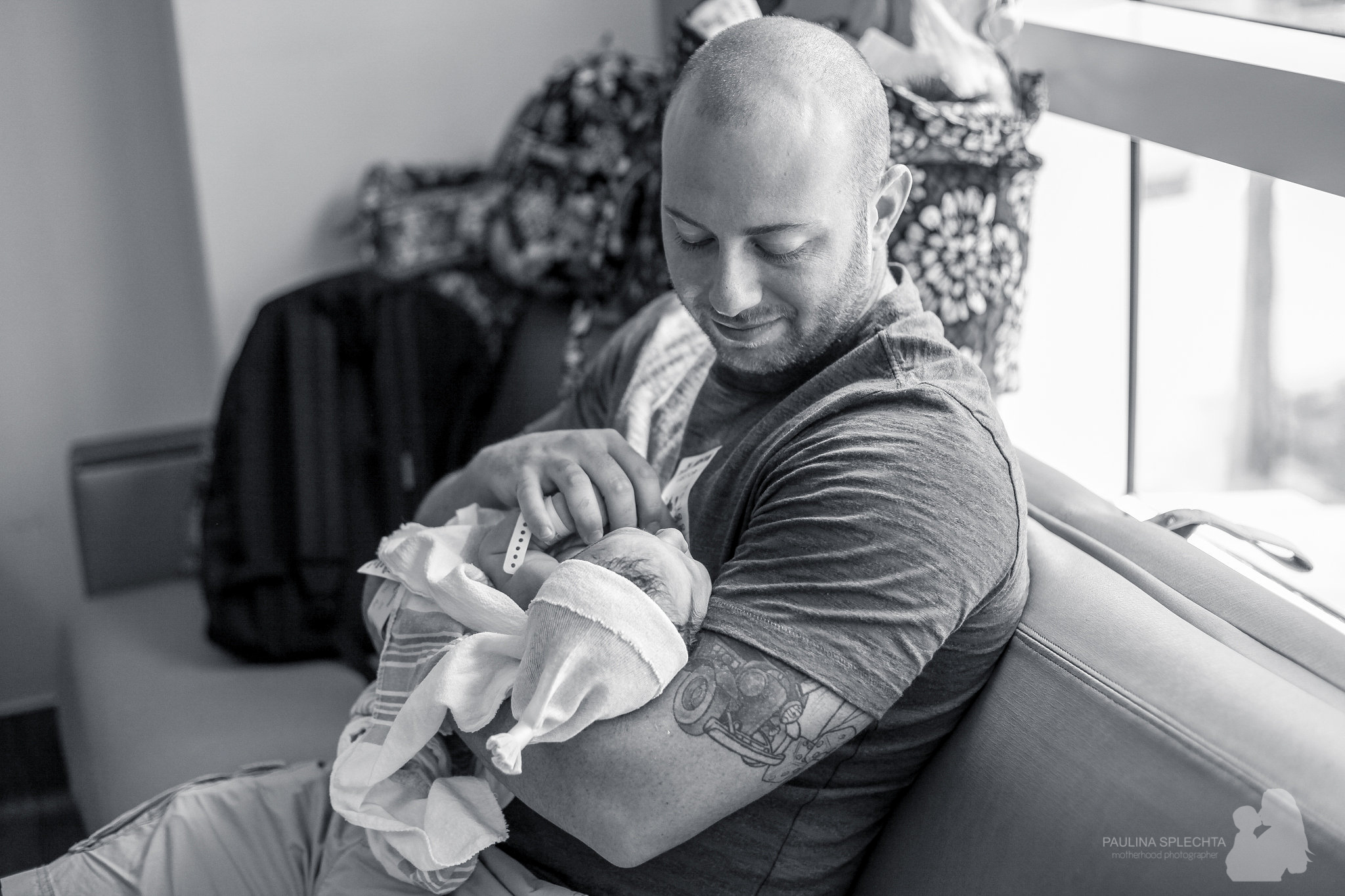 birth-center-hospital-photographer-photography-breastfeeding-south-florida-boca-regional-delray-palms-hollywood-pumping-water-natural-family-newborn-32.jpg