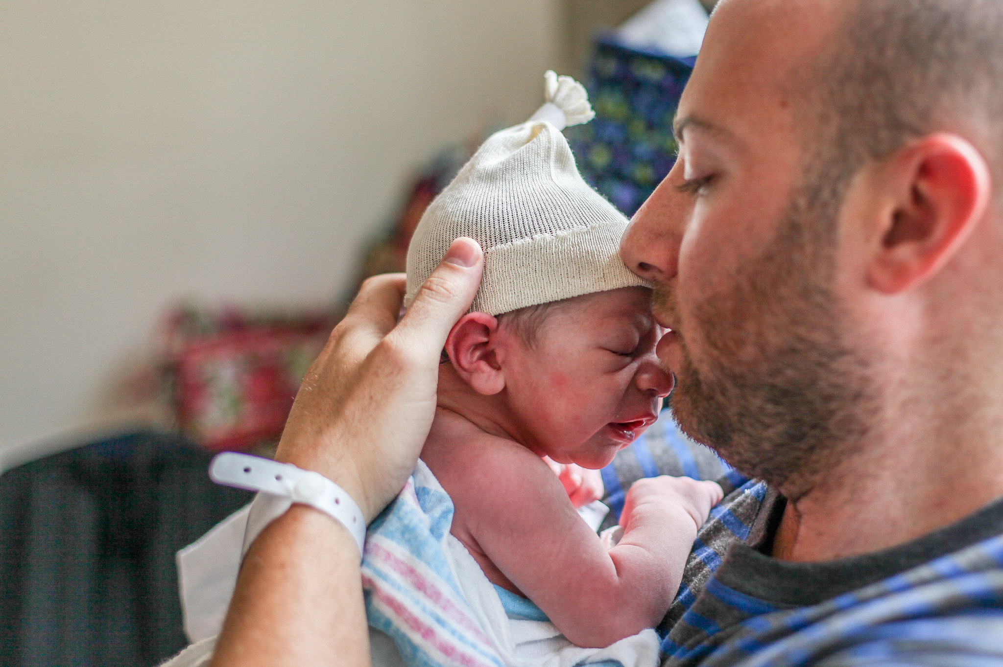 birth-center-hospital-photographer-photography-breastfeeding-south-florida-boca-regional-delray-palms-hollywood-pumping-water-natural-family-newborn-33.jpg