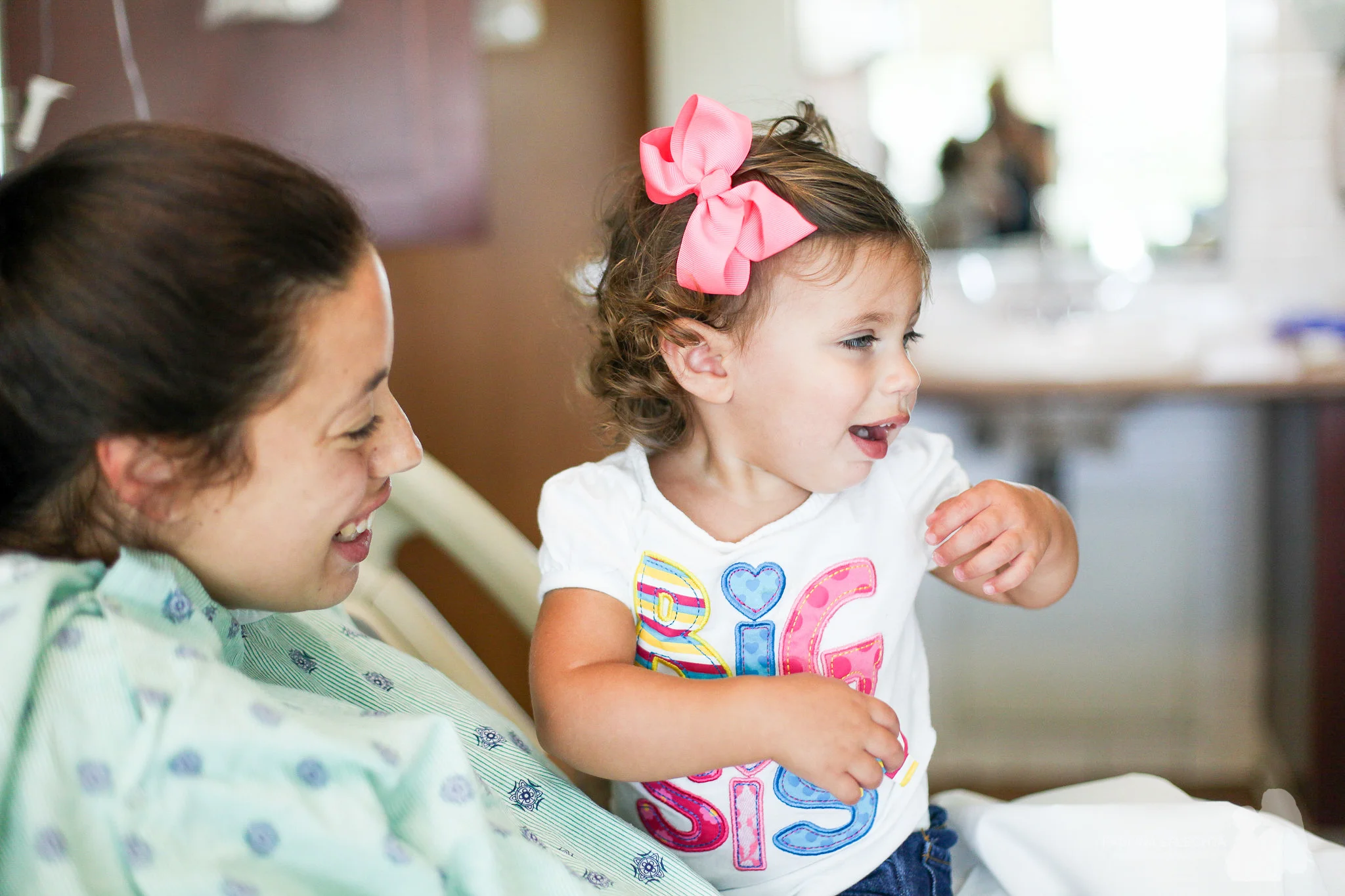birth-center-hospital-photographer-photography-breastfeeding-south-florida-boca-regional-delray-palms-hollywood-pumping-water-natural-family-newborn-37.jpg
