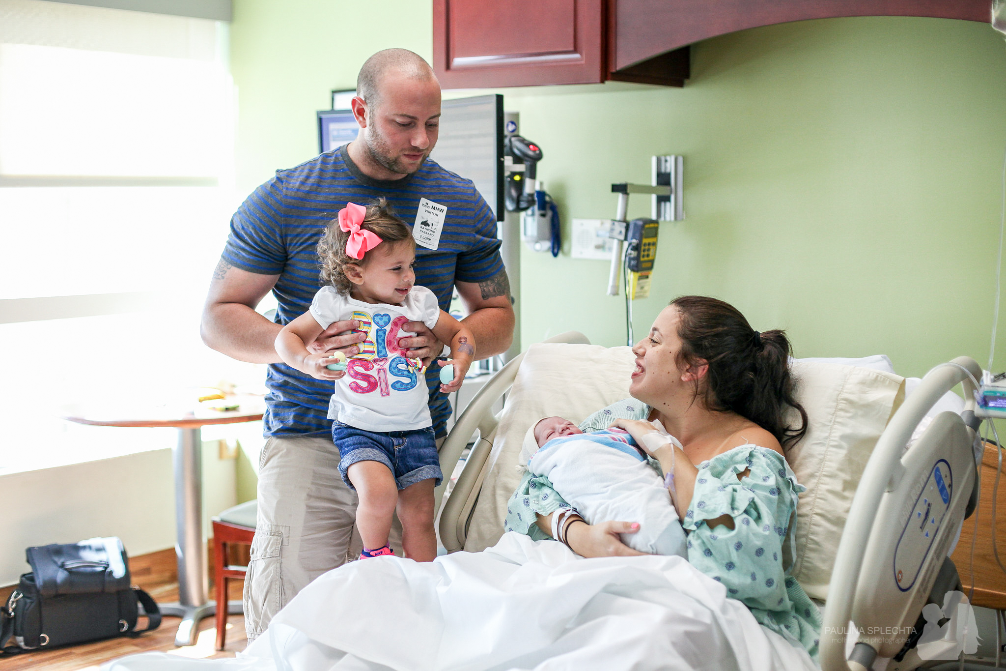 birth-center-hospital-photographer-photography-breastfeeding-south-florida-boca-regional-delray-palms-hollywood-pumping-water-natural-family-newborn-44.jpg