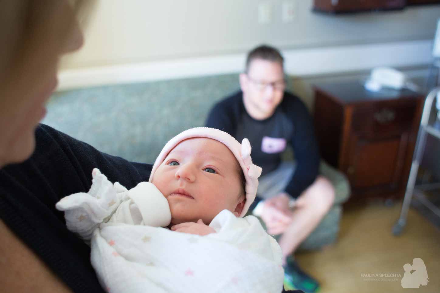 birth-center-hospital-photographer-photography-breastfeeding-south-florida-boca-regional-delray-palms-hollywood-pumping-water-natural-family-newborn-1.jpg