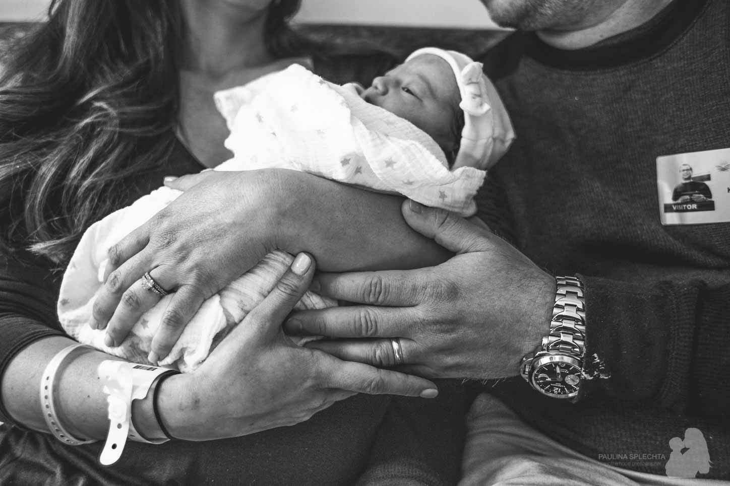 birth-center-hospital-photographer-photography-breastfeeding-south-florida-boca-regional-delray-palms-hollywood-pumping-water-natural-family-newborn-5.jpg
