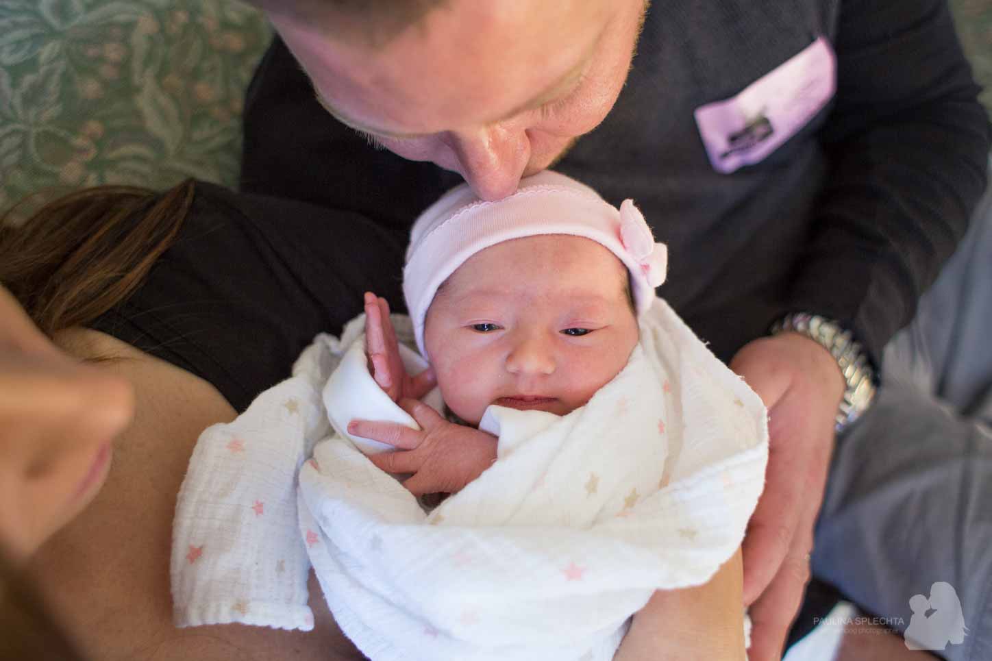 birth-center-hospital-photographer-photography-breastfeeding-south-florida-boca-regional-delray-palms-hollywood-pumping-water-natural-family-newborn-6.jpg