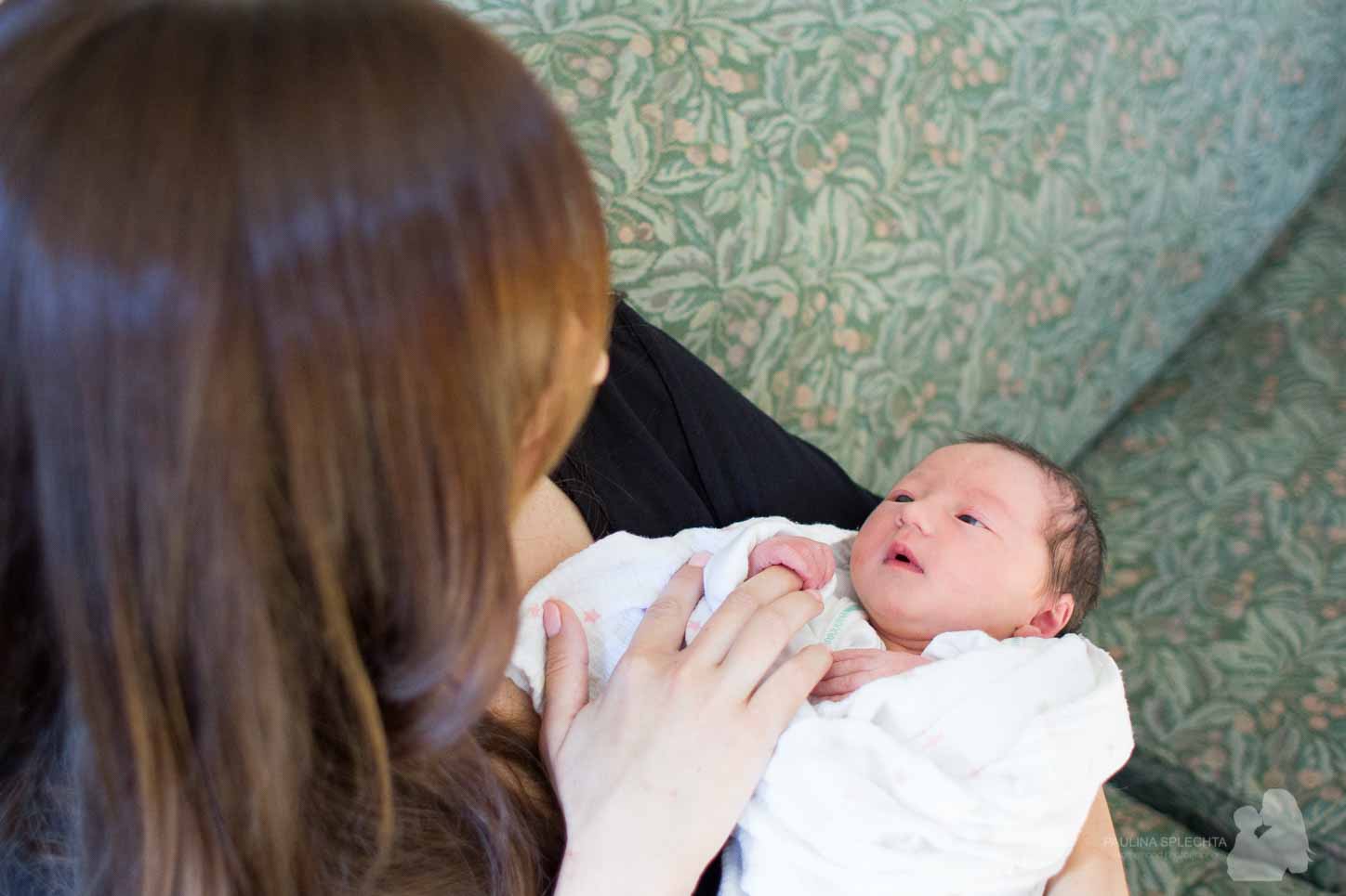 birth-center-hospital-photographer-photography-breastfeeding-south-florida-boca-regional-delray-palms-hollywood-pumping-water-natural-family-newborn-10.jpg