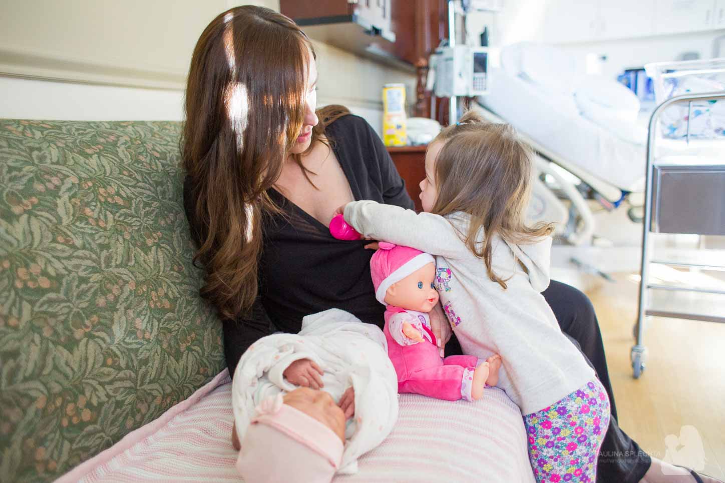 birth-center-hospital-photographer-photography-breastfeeding-south-florida-boca-regional-delray-palms-hollywood-pumping-water-natural-family-newborn-31.jpg