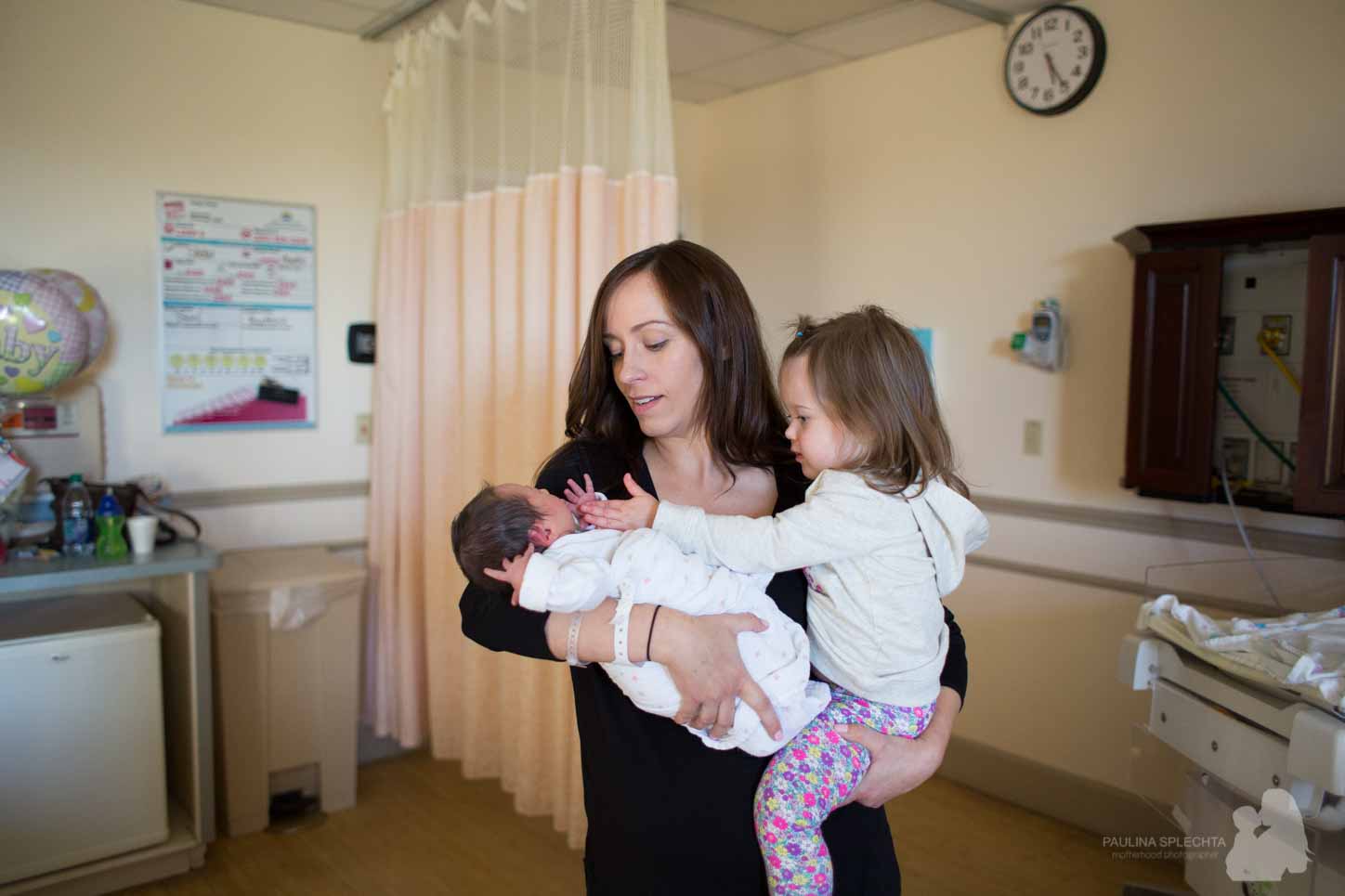 birth-center-hospital-photographer-photography-breastfeeding-south-florida-boca-regional-delray-palms-hollywood-pumping-water-natural-family-newborn-41.jpg
