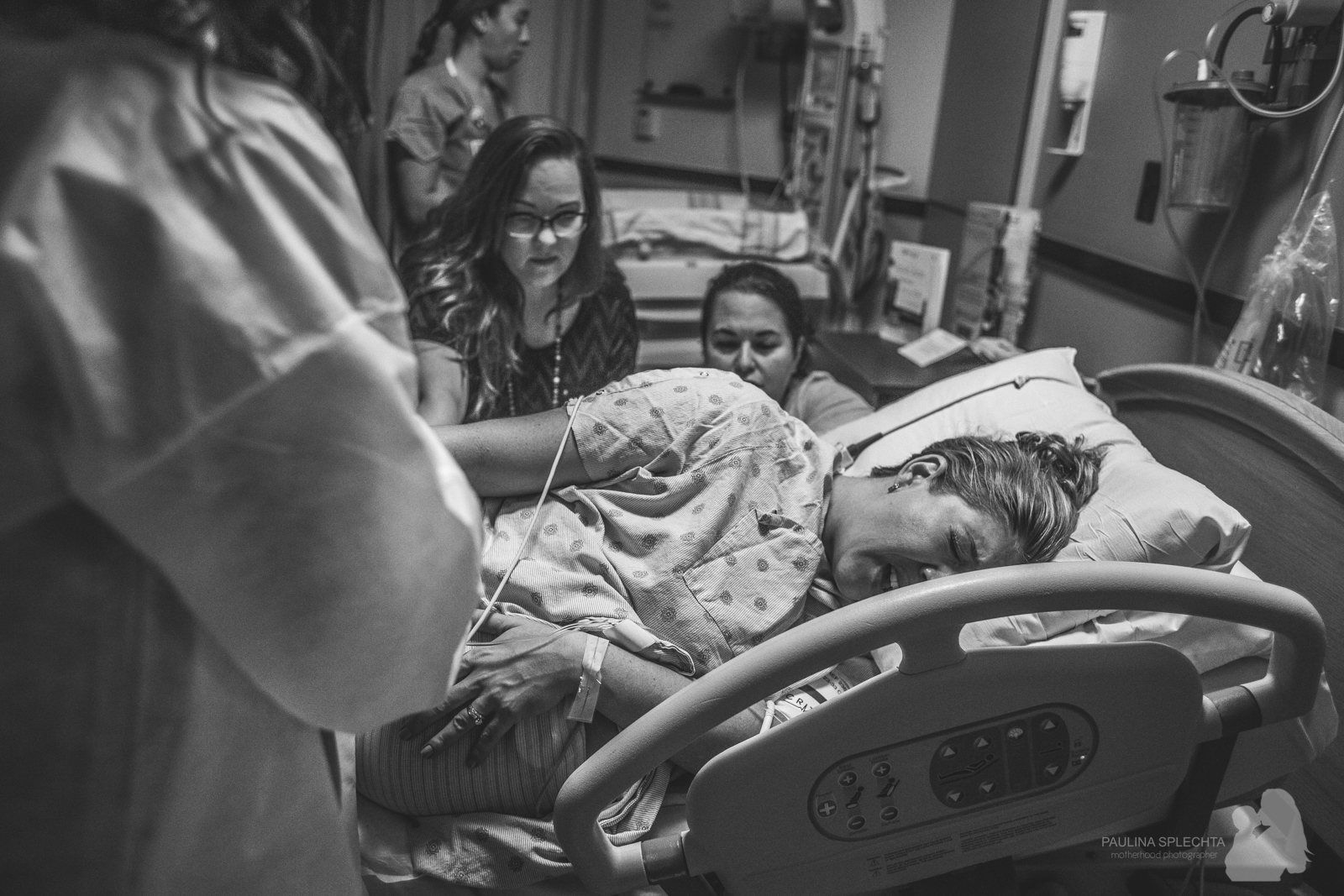 bocabirthphotographer-boca-birth-photographer-birth-center-hospital-hypnobirthing-midwife-doula-trimester-breastfeeding-florida-hollywood-delray-stop-nausea-morning-sickness-13.jpg