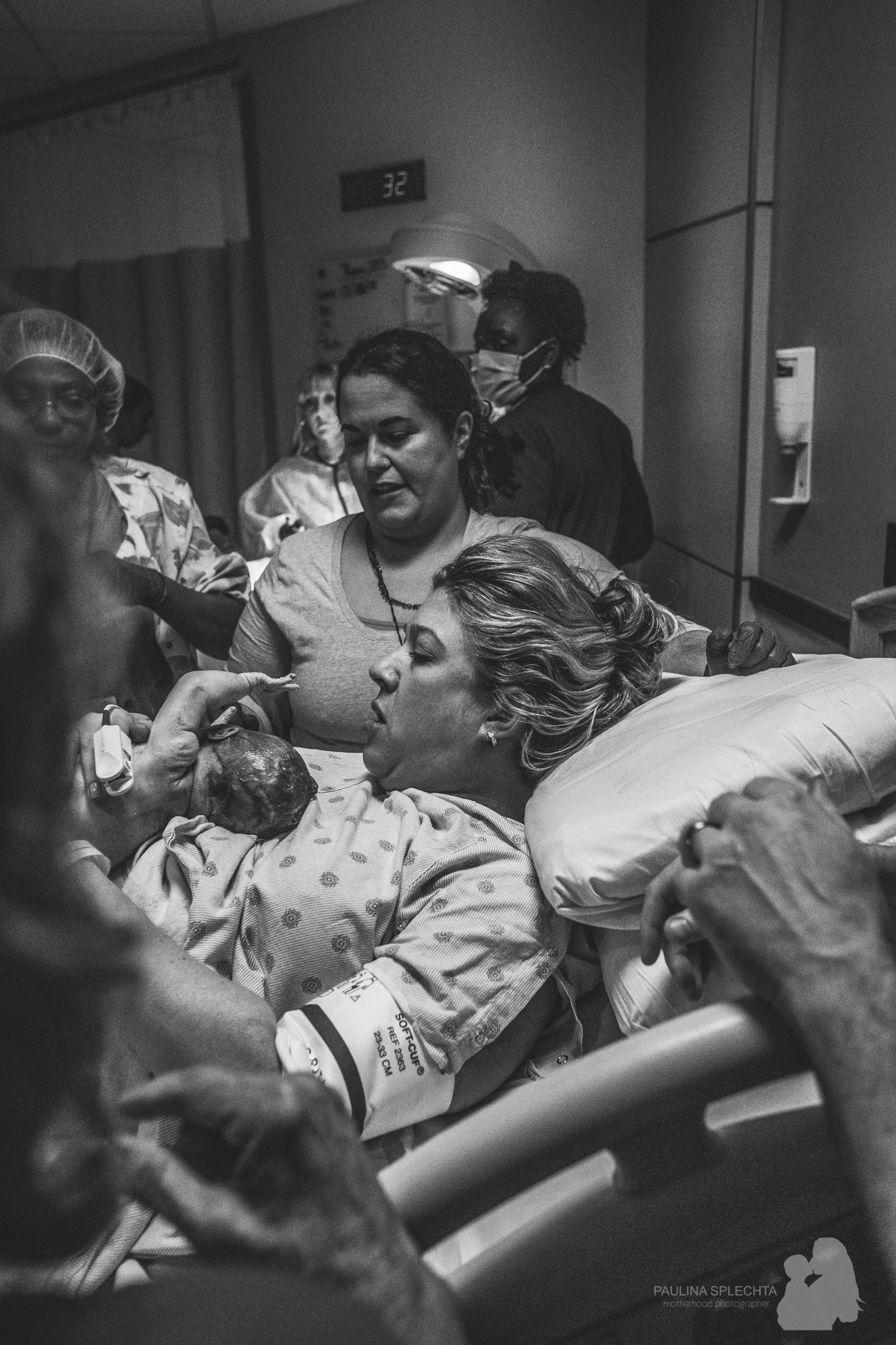 bocabirthphotographer-boca-birth-photographer-birth-center-hospital-hypnobirthing-midwife-doula-trimester-breastfeeding-florida-hollywood-delray-stop-nausea-morning-sickness-24.jpg