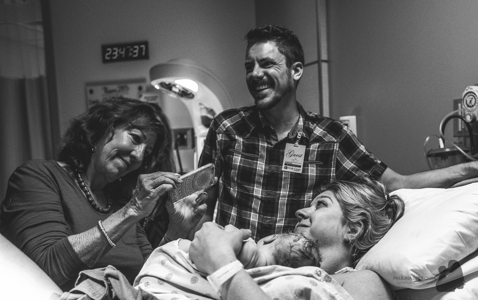 bocabirthphotographer-boca-birth-photographer-birth-center-hospital-hypnobirthing-midwife-doula-trimester-breastfeeding-florida-hollywood-delray-stop-nausea-morning-sickness-29.jpg