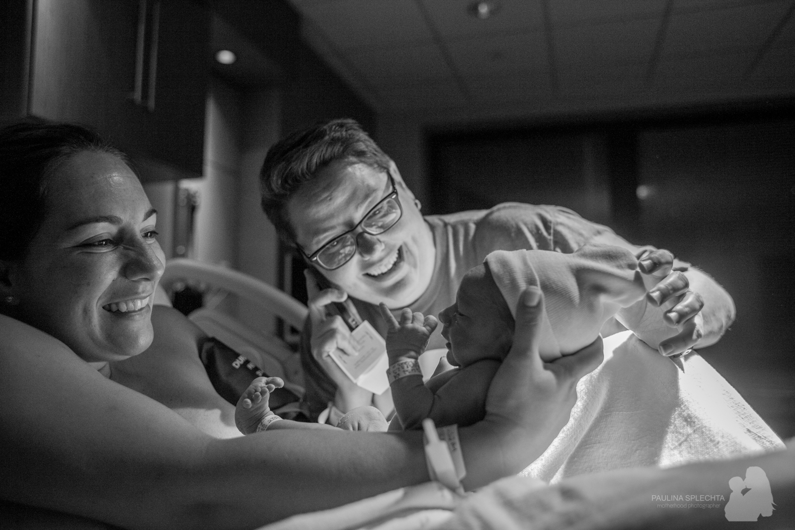 bocabirthphotographer-boca-birth-photographer-birth-center-hospital-hypnobirthing-midwife-doula-trimester-breastfeeding-florida-hollywood-delray-stop-nausea-morning-sickness-23.jpg