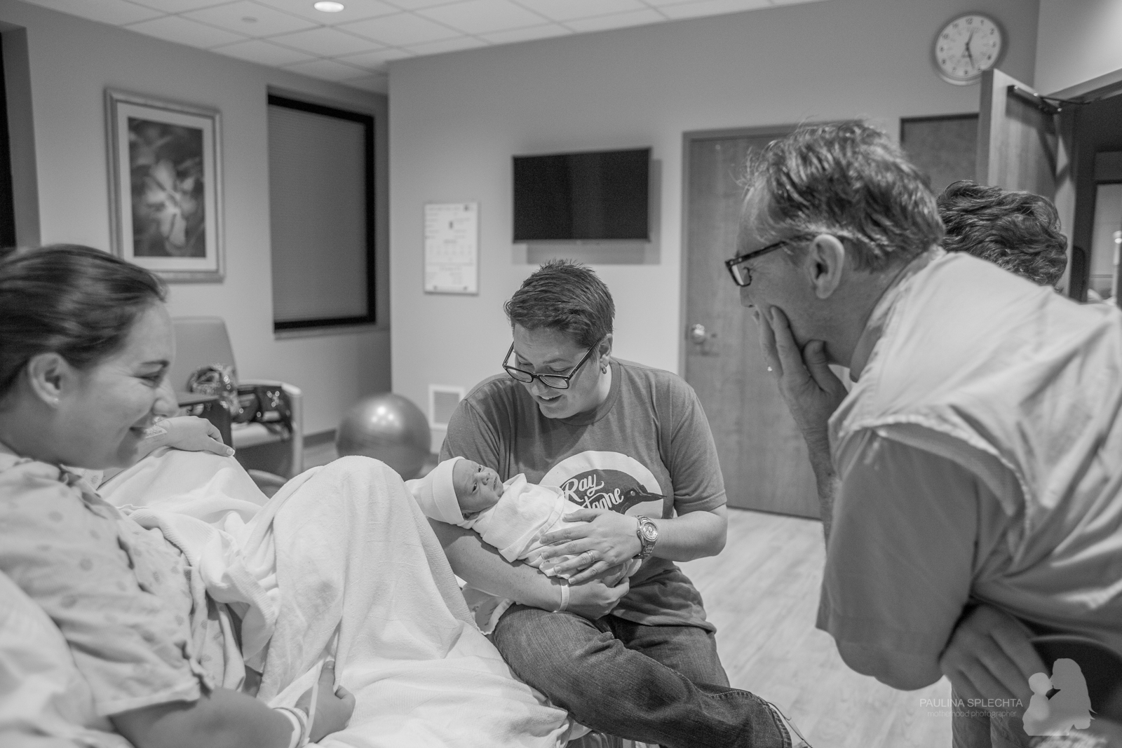 bocabirthphotographer-boca-birth-photographer-birth-center-hospital-hypnobirthing-midwife-doula-trimester-breastfeeding-florida-hollywood-delray-stop-nausea-morning-sickness-25.jpg