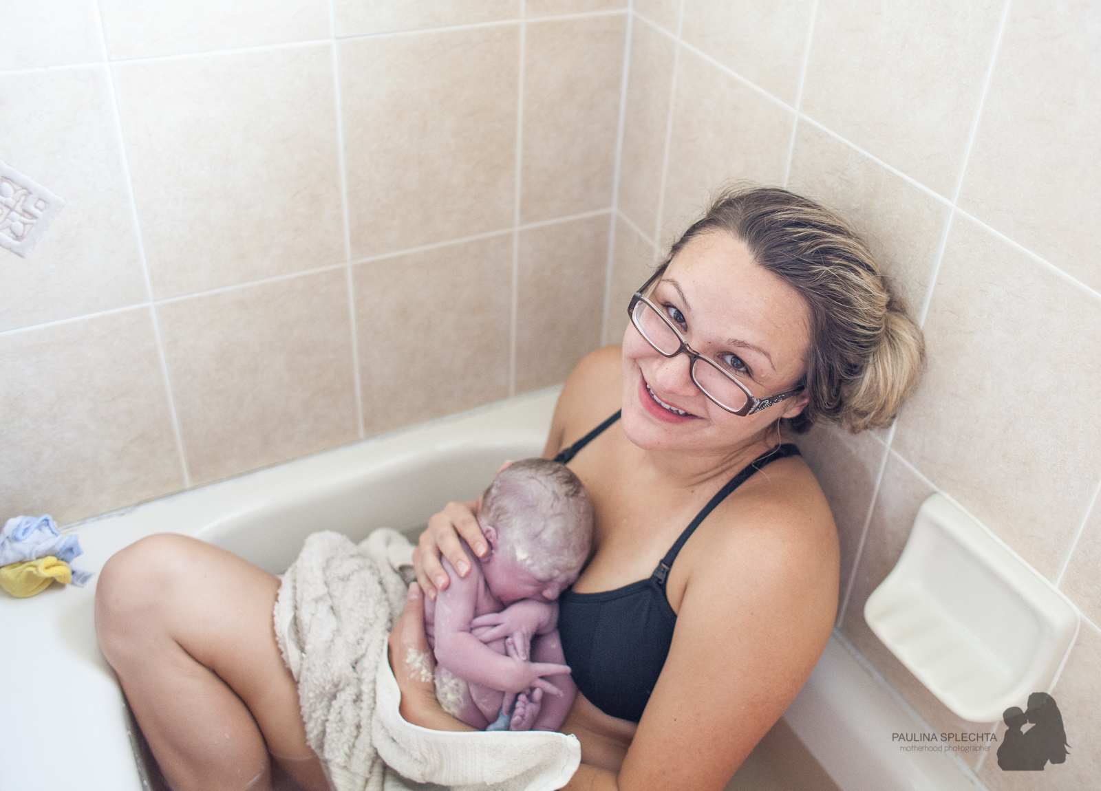 bocabirthphotographer-boca-birth-photographer-birth-center-hospital-hypnobirthing-midwife-doula-trimester-breastfeeding-florida-hollywood-delray-stop-nausea-morning-sickness-18.jpg