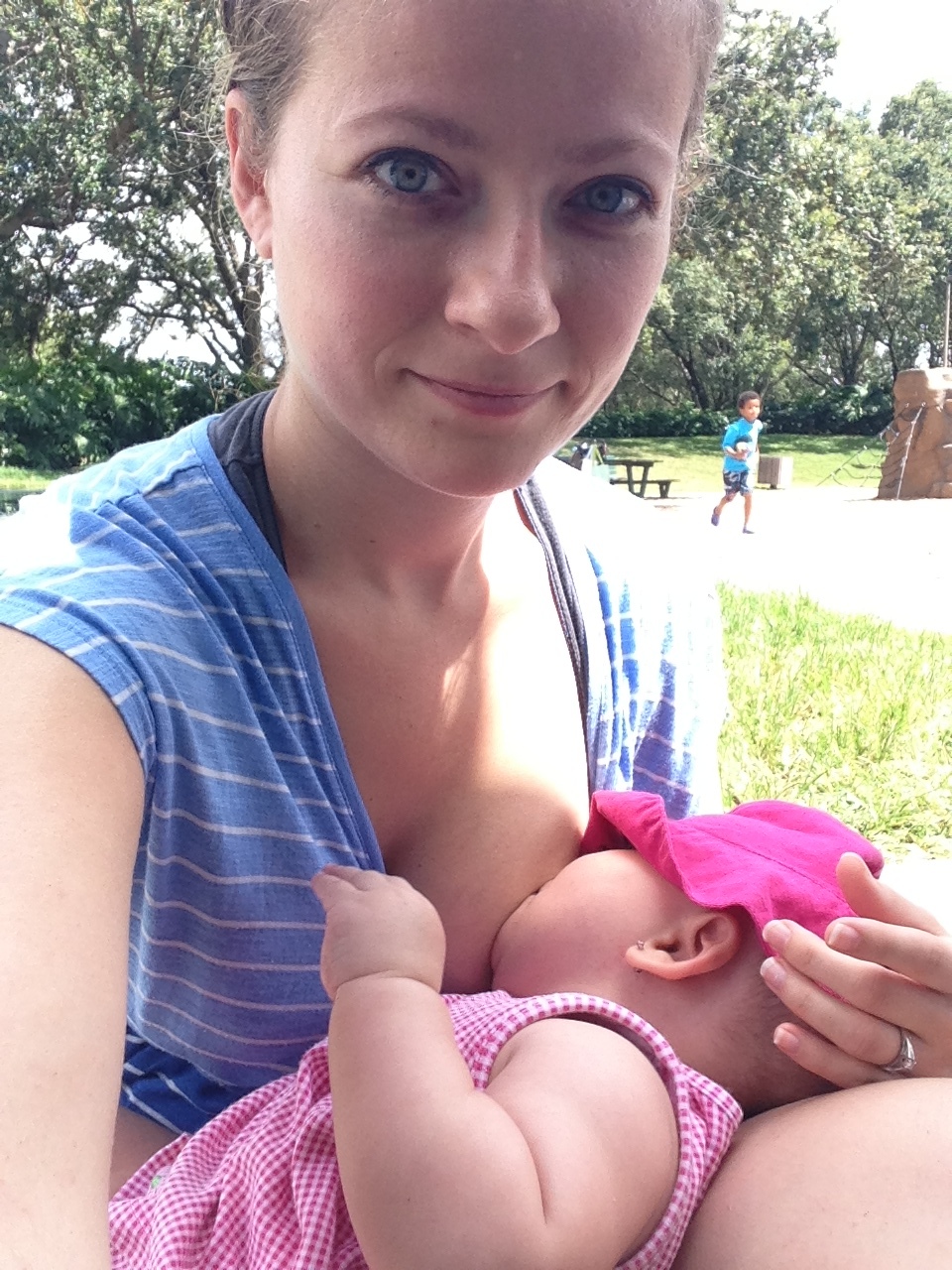 breastfeeding in public 3.JPG