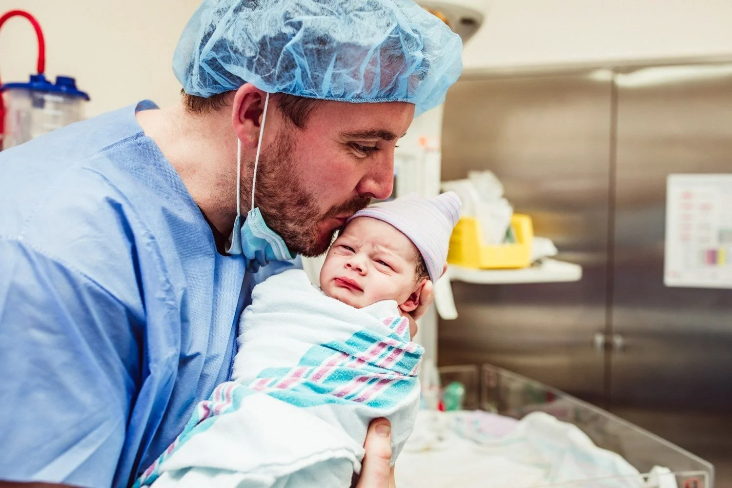 babys-first-kiss-from-daddy-boca-raton-hospital-photos.jpeg