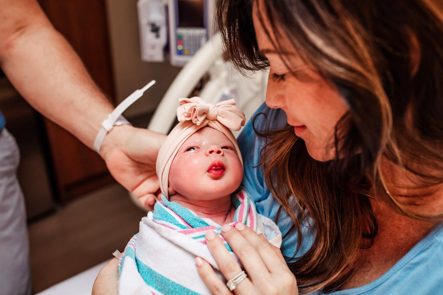 Eye Opening First Hour After Giving Birth Newborn Care Protocols — Boca  Raton Birth and Newborn Photographer - Paulina Splechta Photography