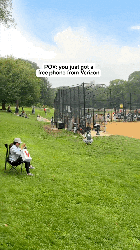 Verizon_Upgrade_Game Day_9x16-1.gif