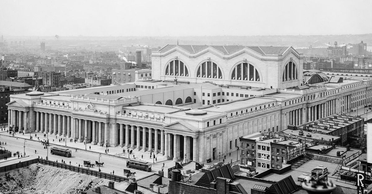 How Pennsylvania Station looked like in the 1910s until the 1960s