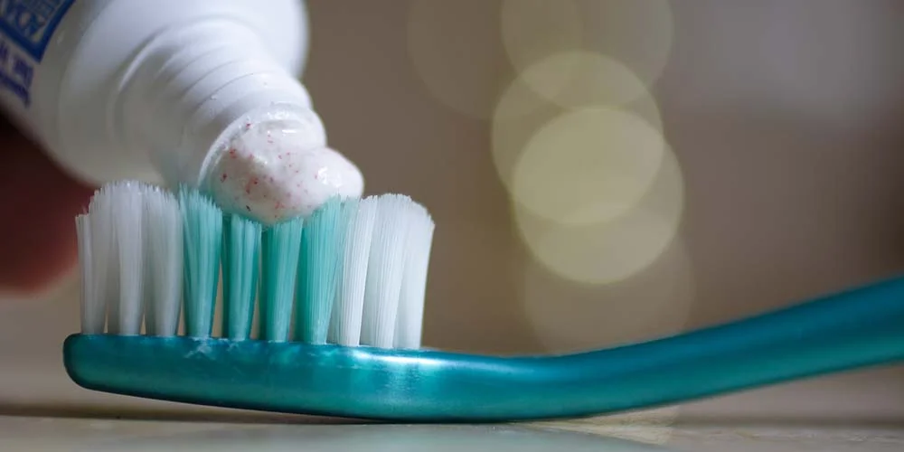 flossing-brushing-mouthwash-3.jpg