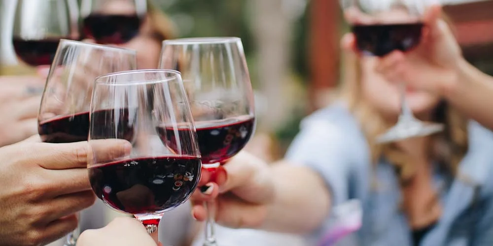 drinking-wine-oral-health-2.jpg