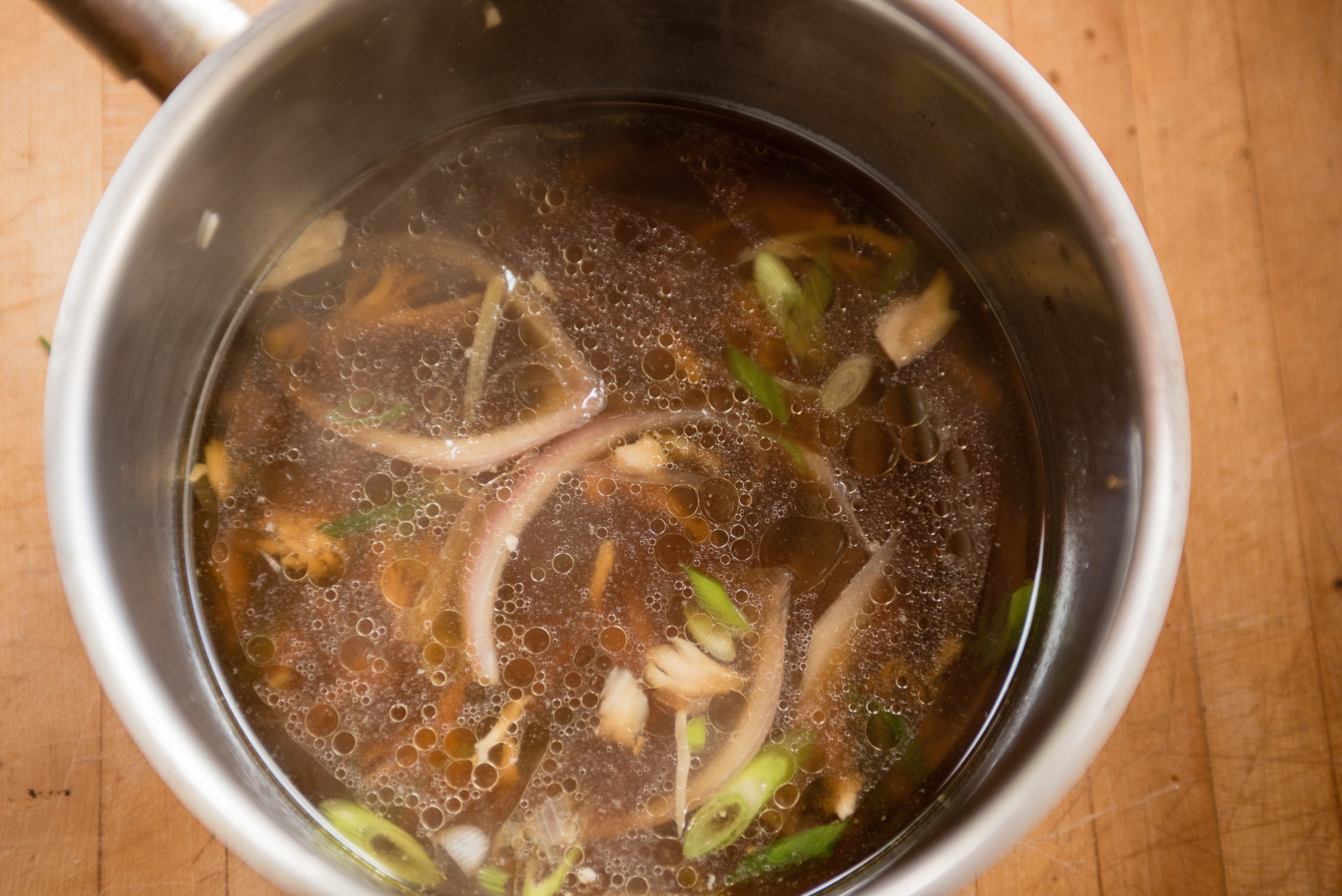 Simple clean chicken broth