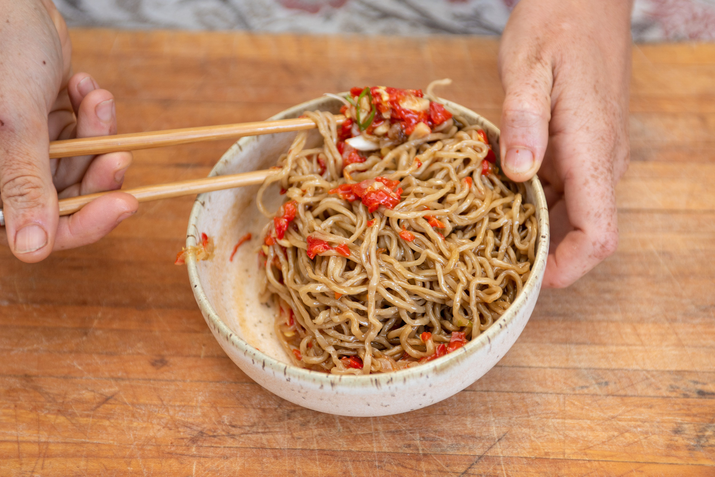 chili garlic noodles-059.jpg