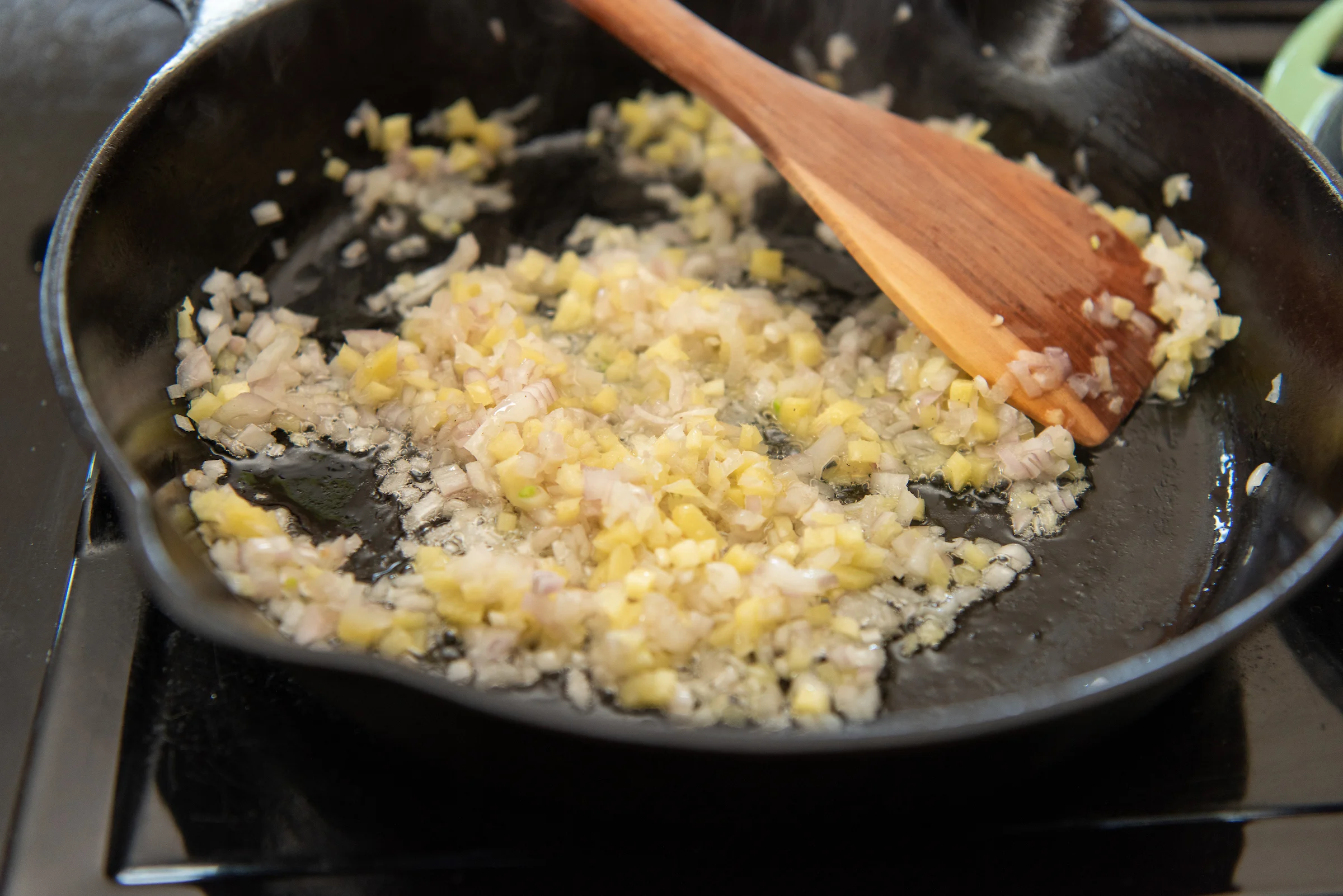 Nikki Guerro of Hot Mama Salsa and Chile Oils cooks an umi noodle dish