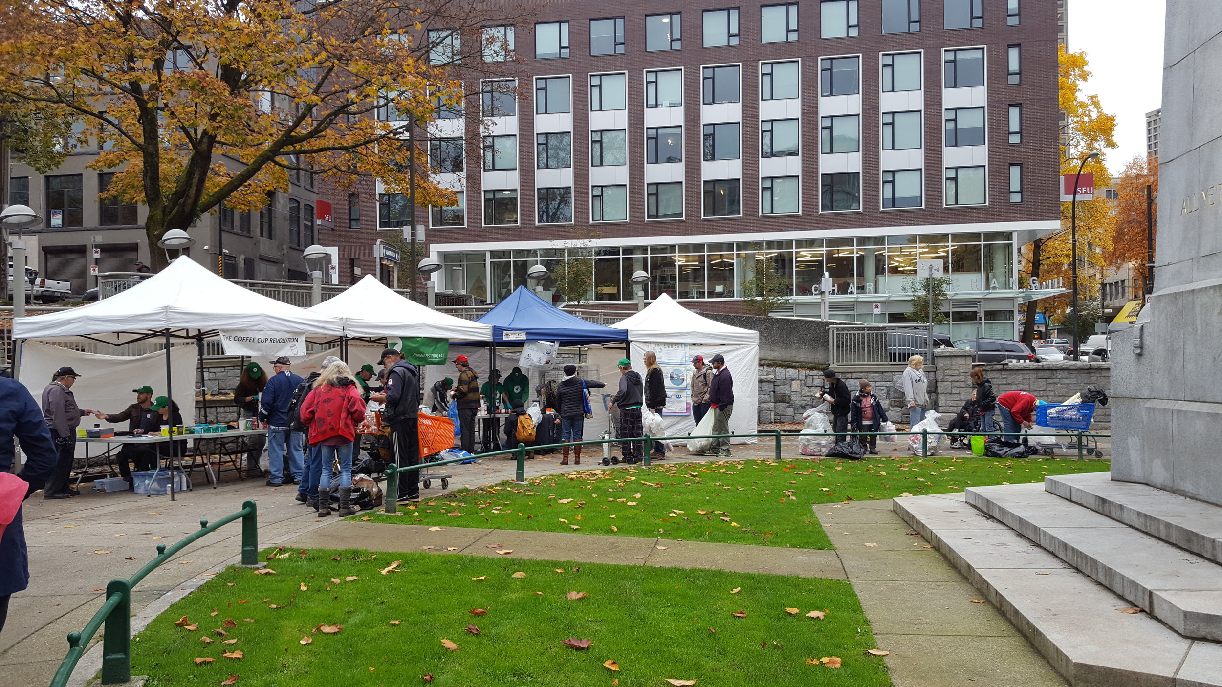 Binners lining up to exchange coffee cups for refund at the Coffee Cup Revolution in Vancouver last October. 
