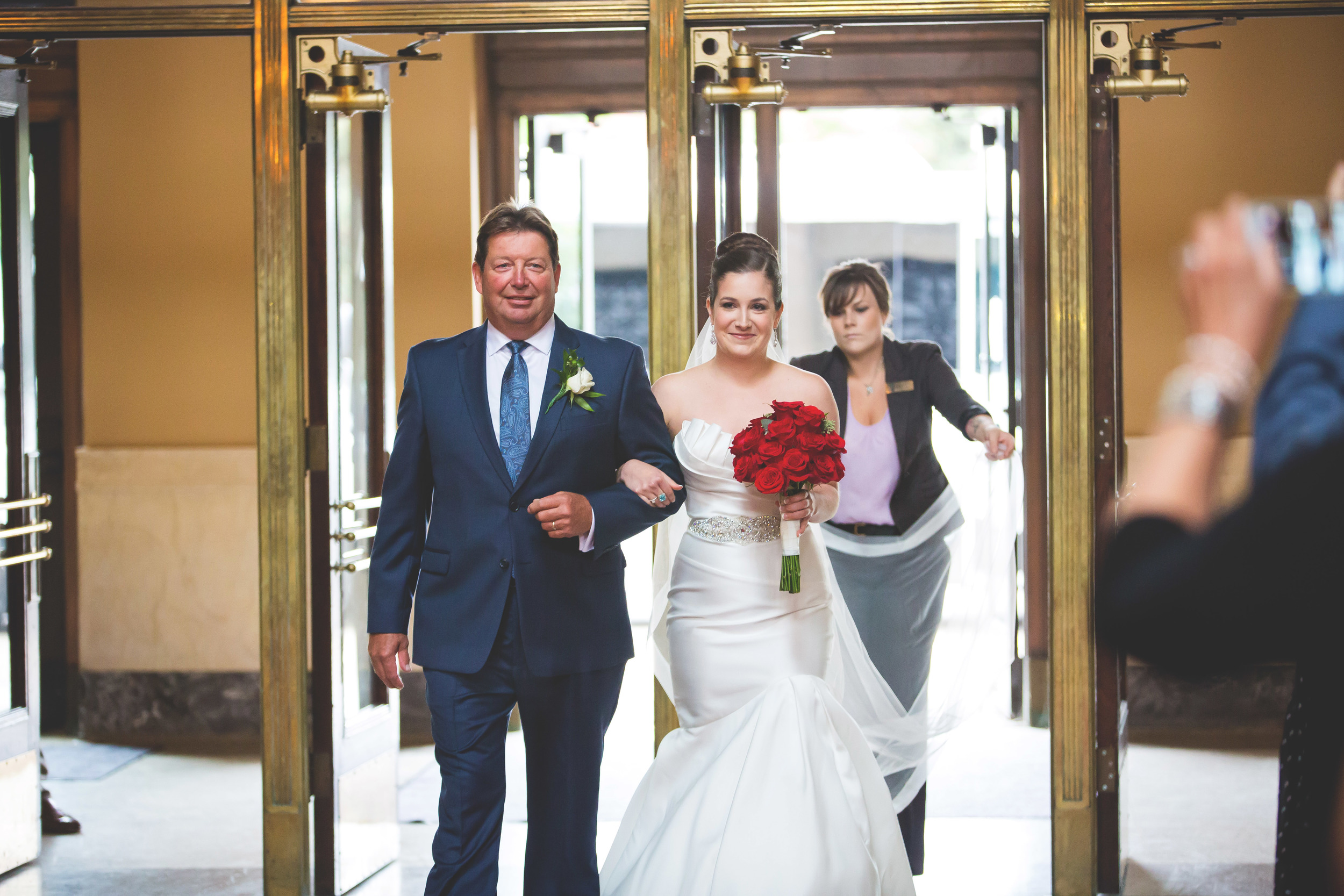 Wedding-Photography-Hamilton-Liuna-Station-Photographer-Burlington-Oakville-Niagara-Photographer-Moments-by-Lauren-Photo-Image-33.jpg