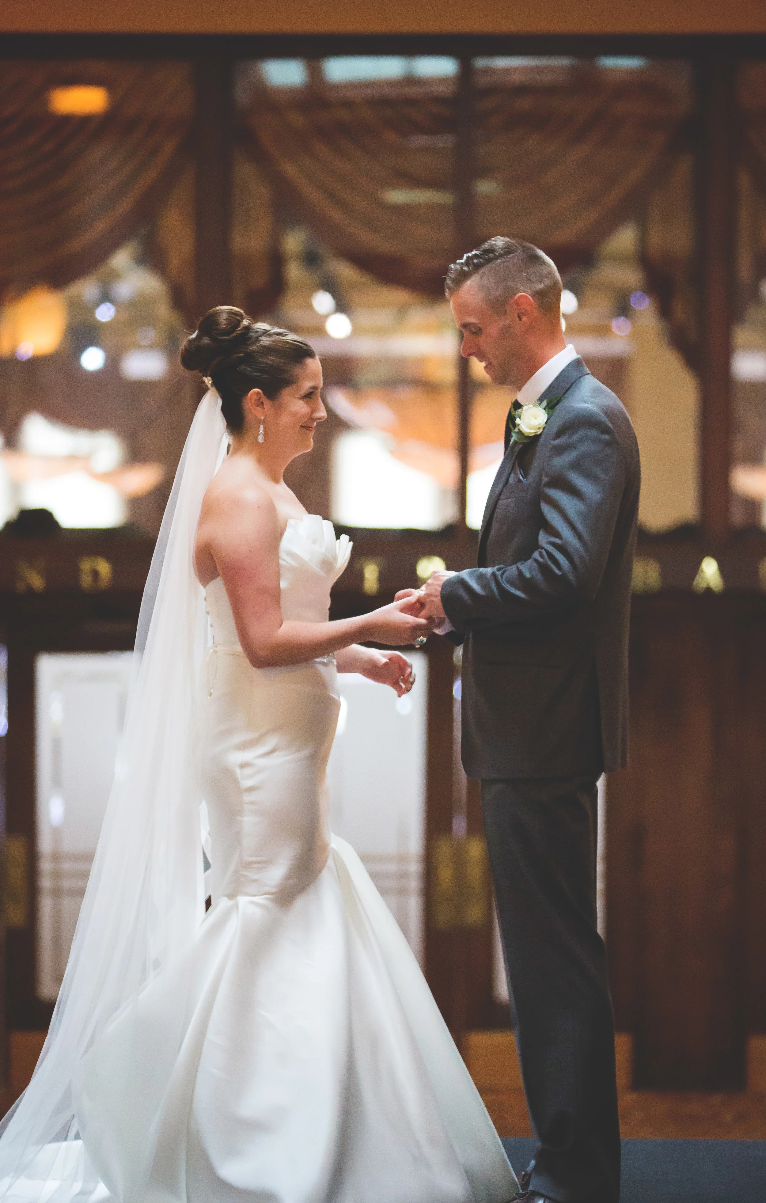 Wedding-Photography-Hamilton-Liuna-Station-Photographer-Burlington-Oakville-Niagara-Photographer-Moments-by-Lauren-Photo-Image-40.jpg