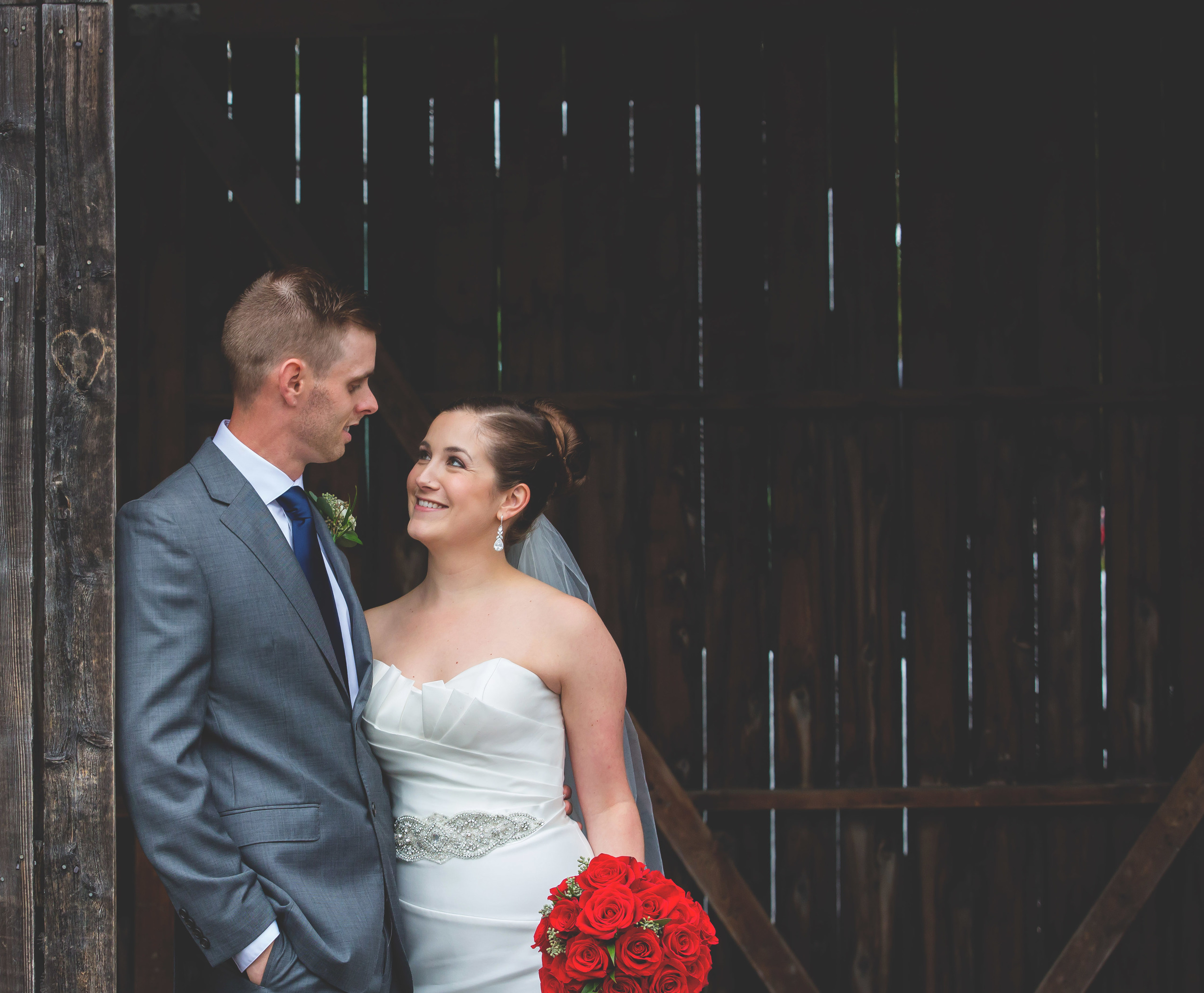 Wedding-Photography-Hamilton-Liuna-Station-Photographer-Burlington-Oakville-Niagara-Photographer-Moments-by-Lauren-Photo-Image-52.jpg