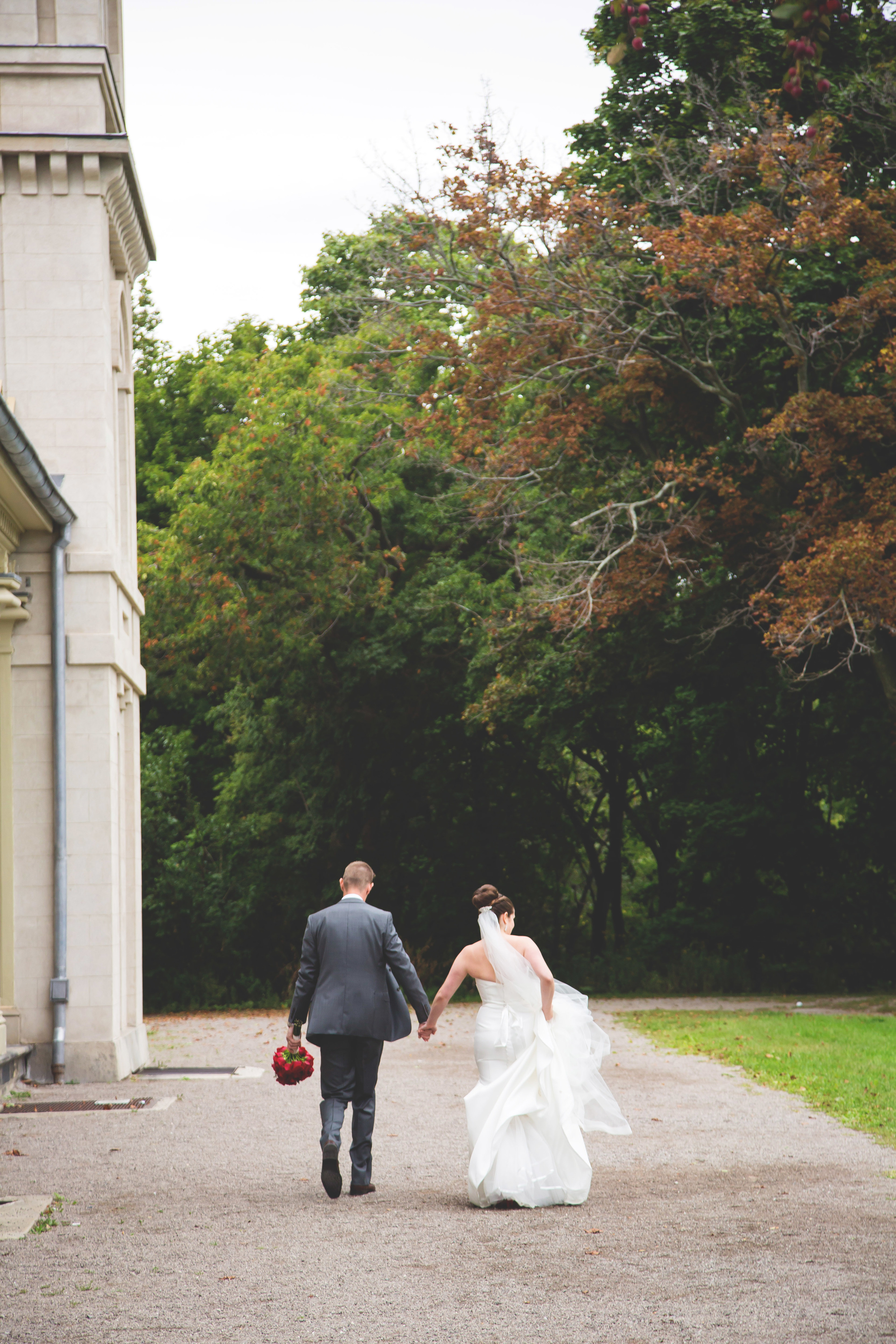 Wedding-Photography-Hamilton-Liuna-Station-Photographer-Burlington-Oakville-Niagara-Photographer-Moments-by-Lauren-Photo-Image-75.jpg