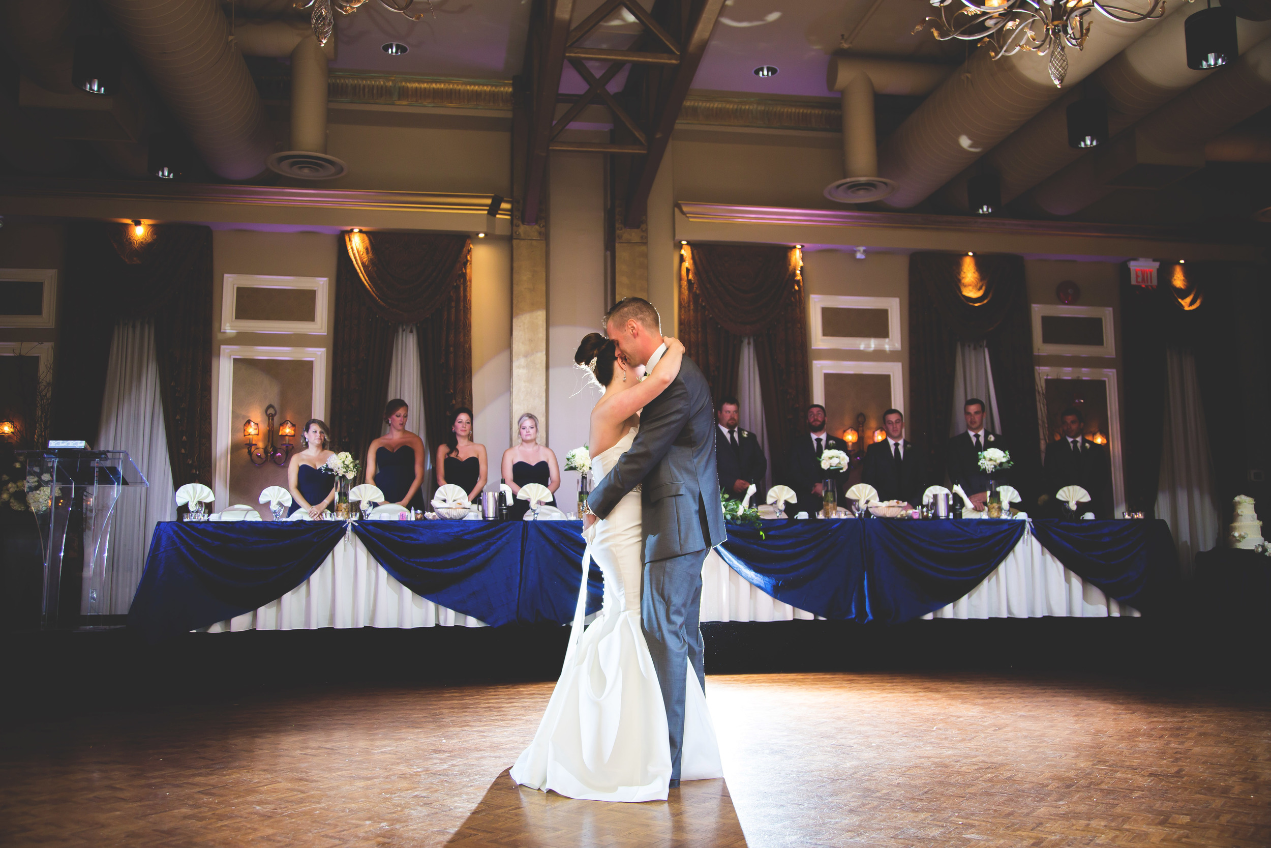 Wedding-Photography-Hamilton-Liuna-Station-Photographer-Burlington-Oakville-Niagara-Photographer-Moments-by-Lauren-Photo-Image-82.jpg