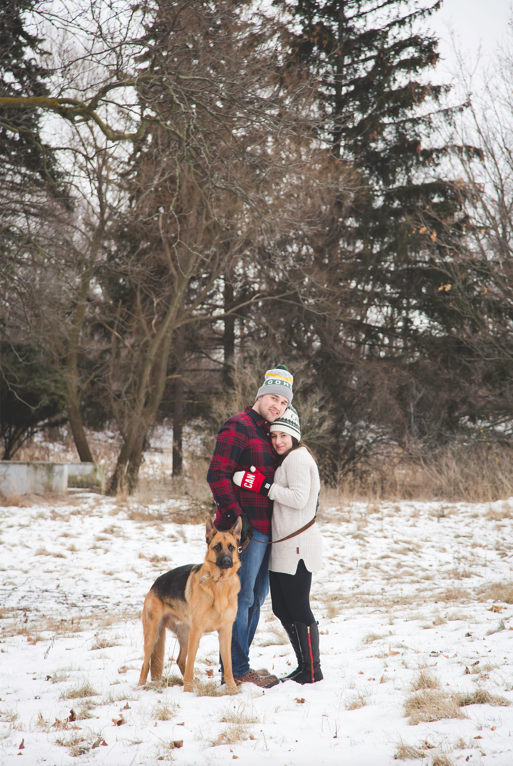 Engagement-Photos-Hamilton-Niagara-Toronto-Burlington-Oakville-Photographer-Engaged-Ring-Photography-Dog-Winter-Moments-by-Lauren-Image-16.png