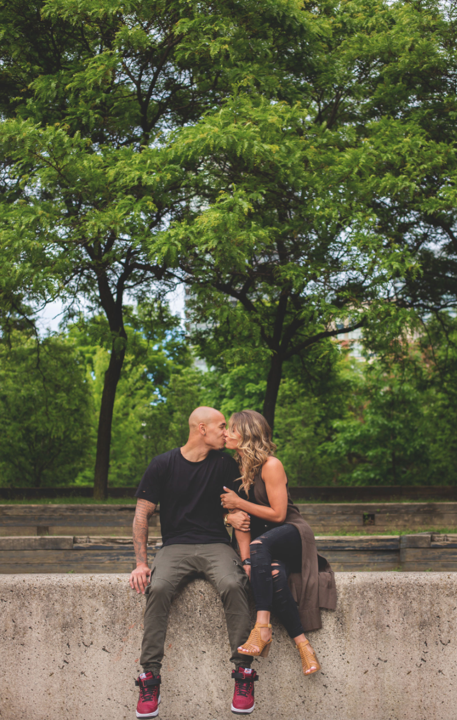 Engagement-Photos-Toronto-Downtown-Waterfront-Photographer-Wedding-Hamilton-GTA-Niagara-Oakville-Modern-Moments-by-Lauren-Engaged-Photography-Photo-Image-5.png