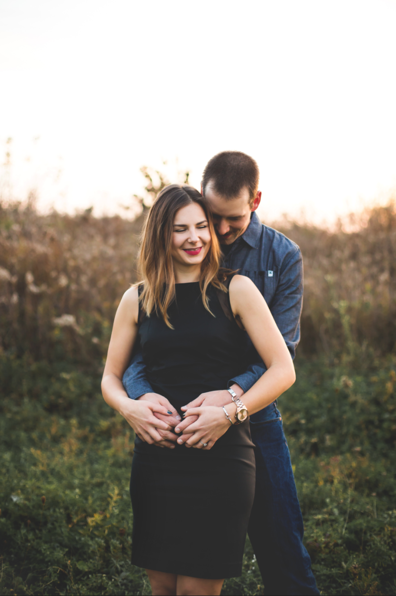 Engagement-Session-Brantford-Hamilton-Burlington-Oakville-Niagara-Toronto-Wedding-Photographer-Engaged-Photography-Golden-Hour-Moments-by-Lauren-Photo-Image-12.png