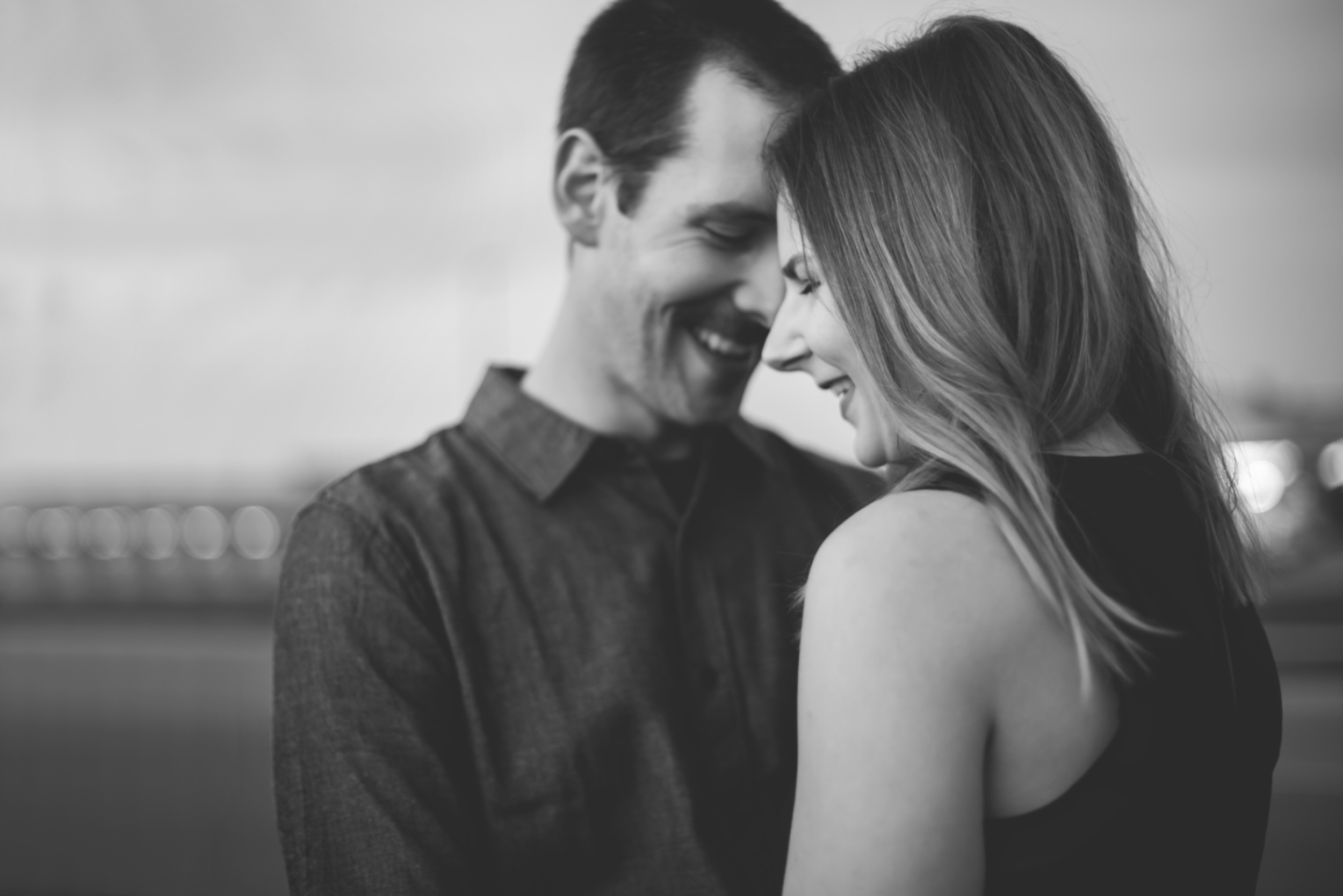 Engagement-Session-Brantford-Hamilton-Burlington-Oakville-Niagara-Toronto-Wedding-Photographer-Engaged-Photography-Golden-Hour-Moments-by-Lauren-Photo-Image-13.png